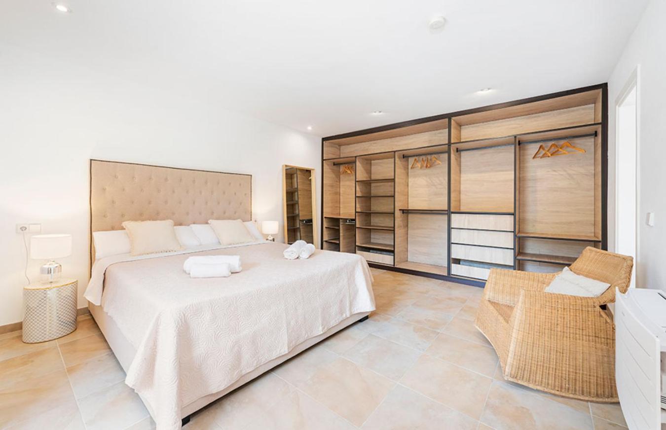 Villa de Cuatro Habitaciones