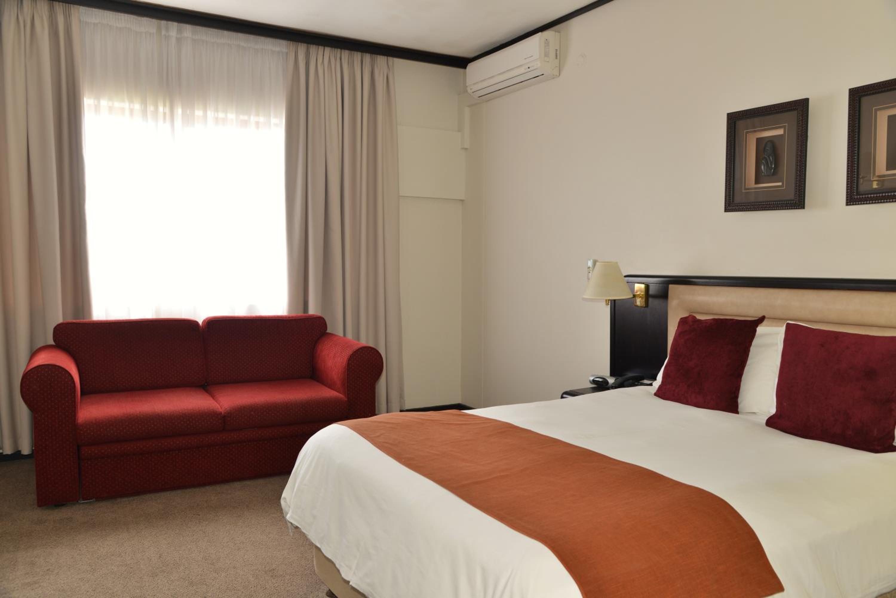 Standard Double Room - Photo 3