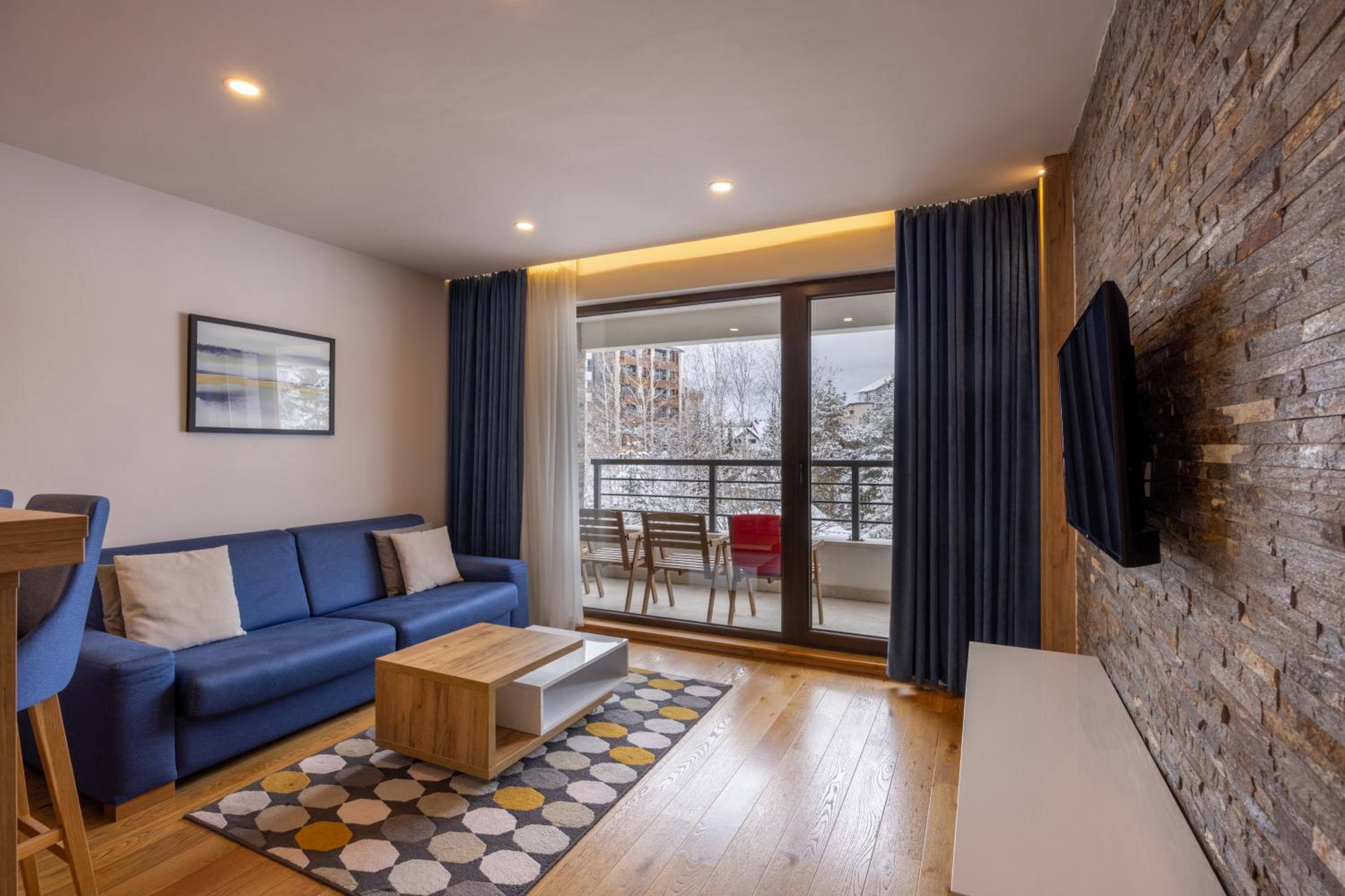 One-Bedroom Apartment - Photo 1
