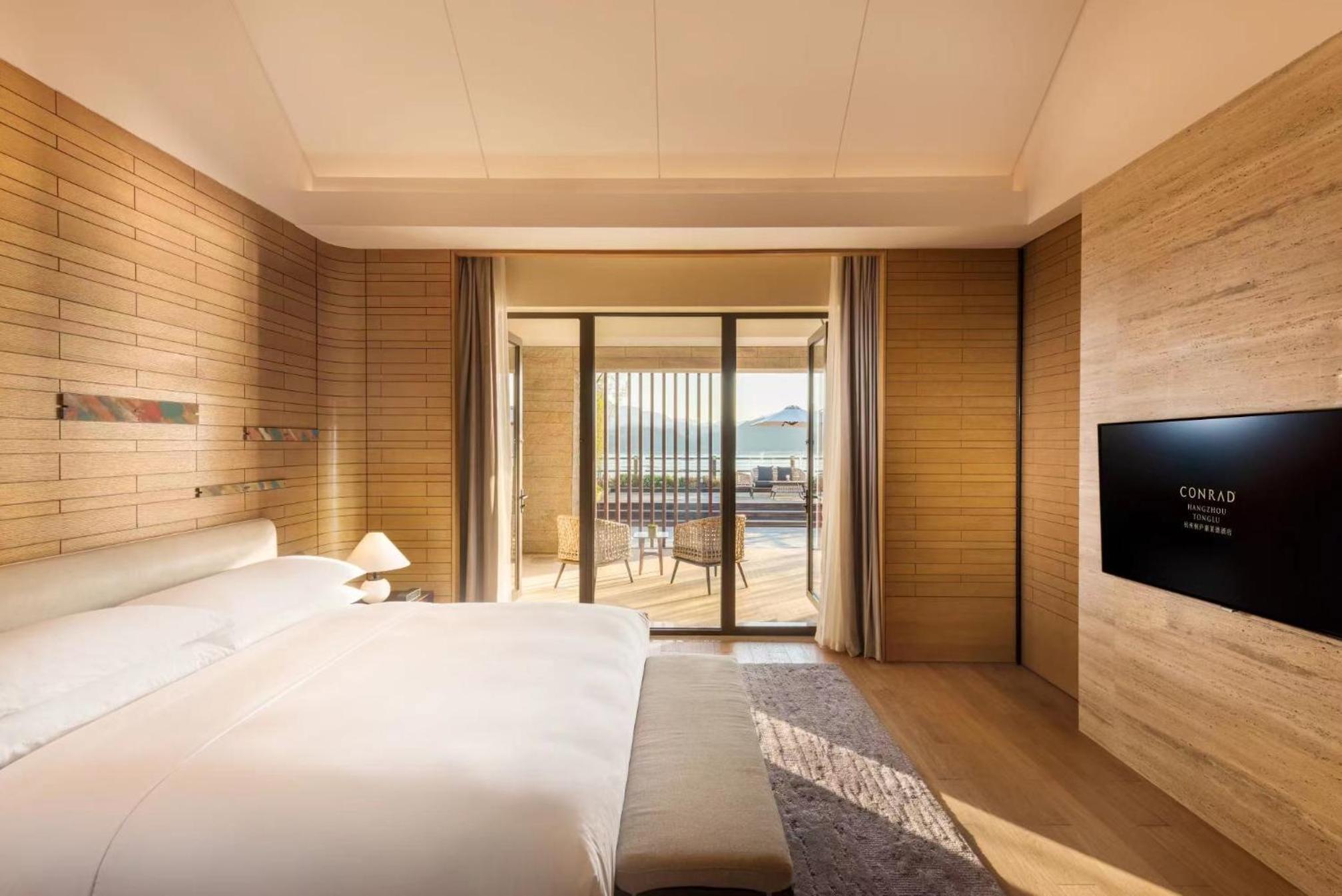 Premium King Suite