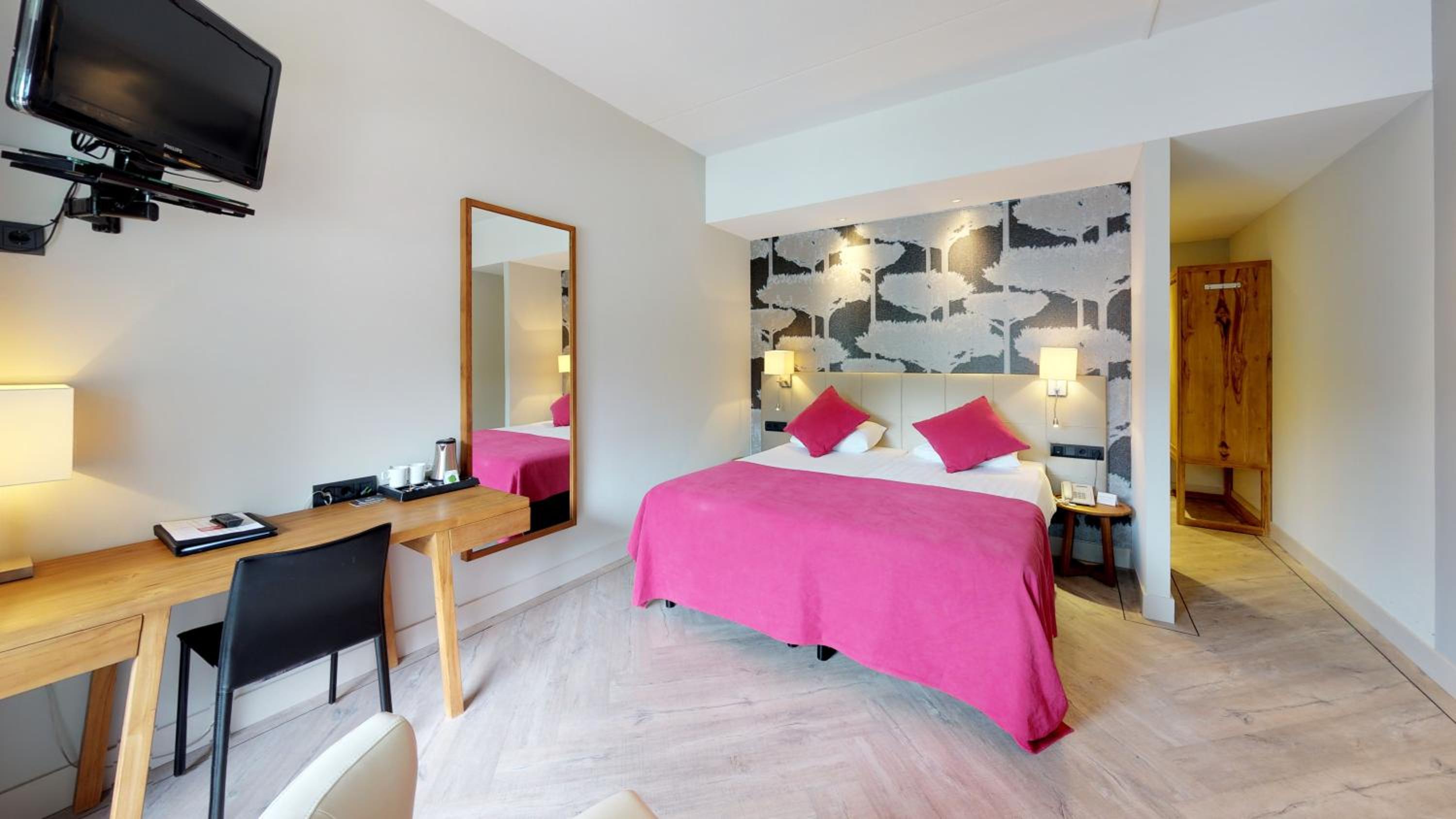 Comfort Room - Photo 1