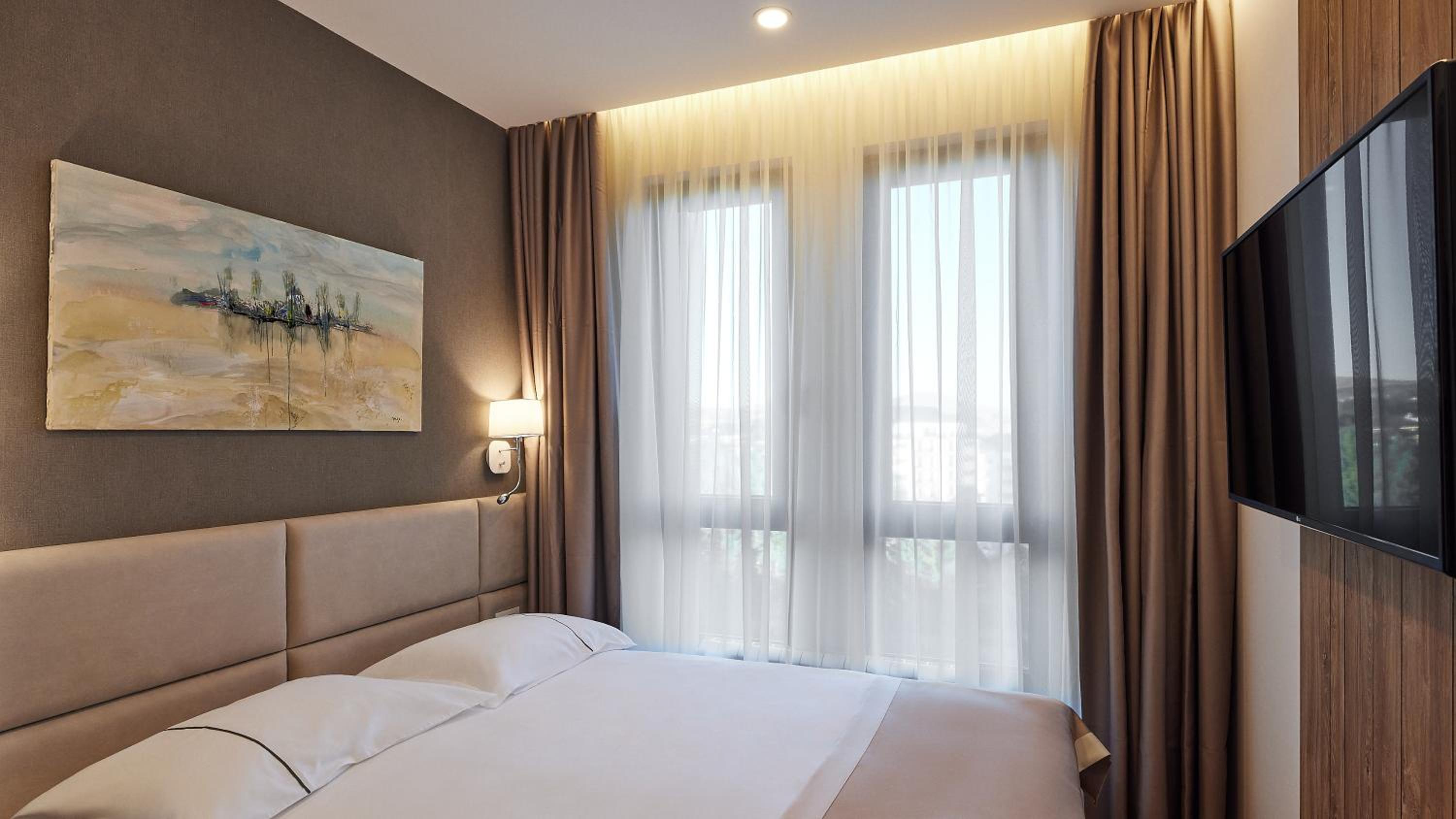 Premium Two-Bedroom Apartment - Photo 5