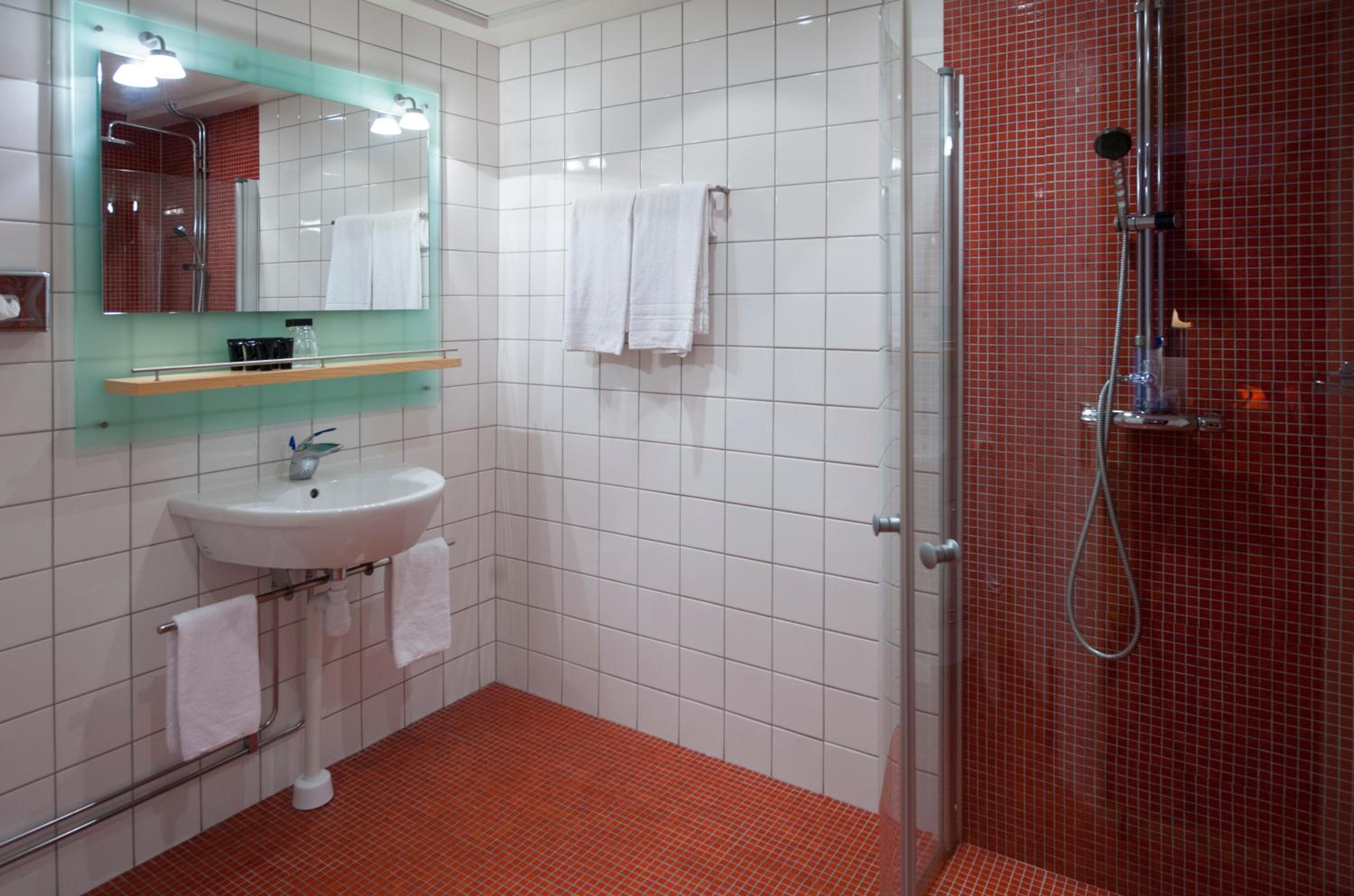 Classic Twin Room - Photo 9