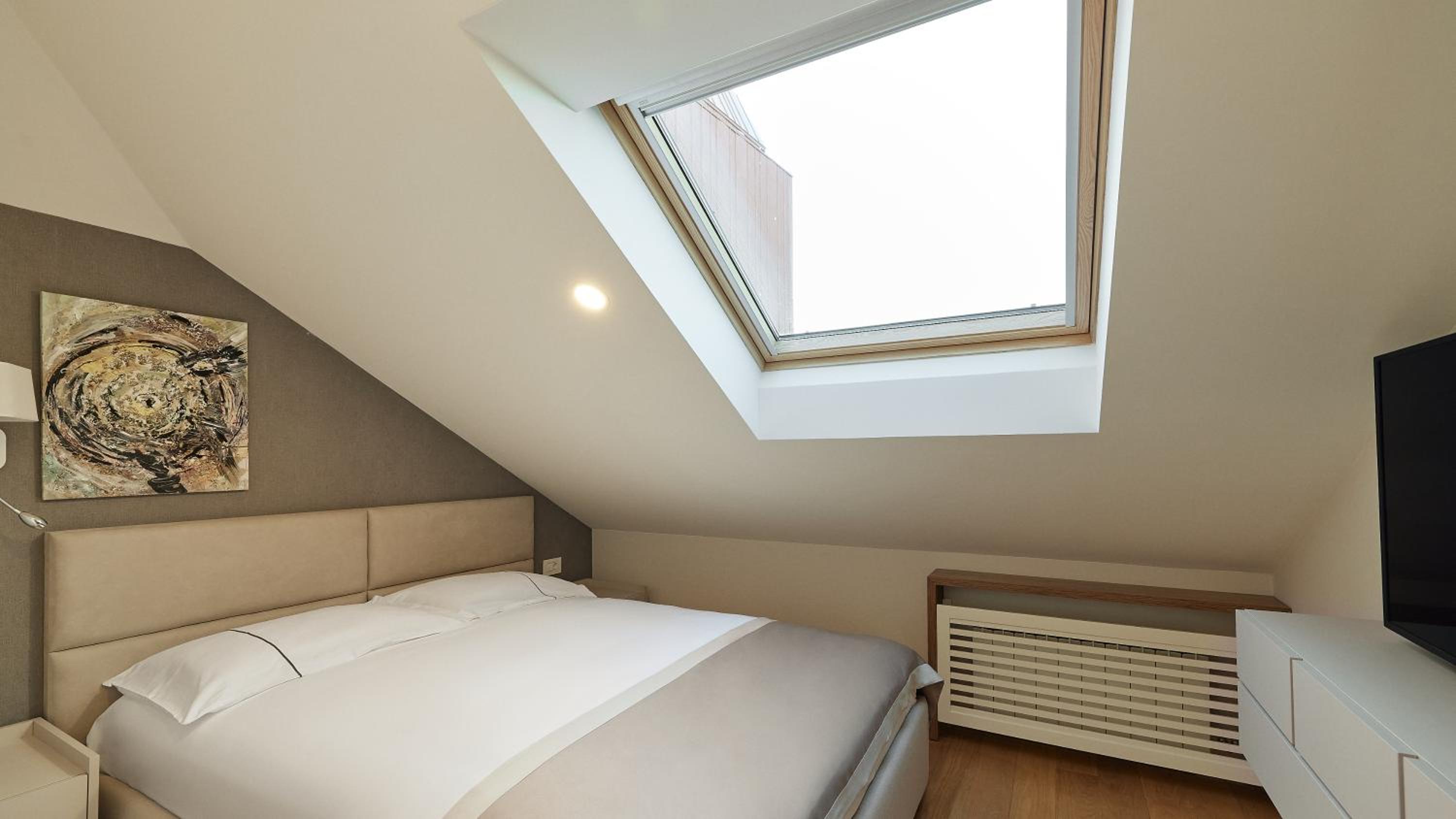 Premium Duplex Two-Bedroom Apartment - Photo 3