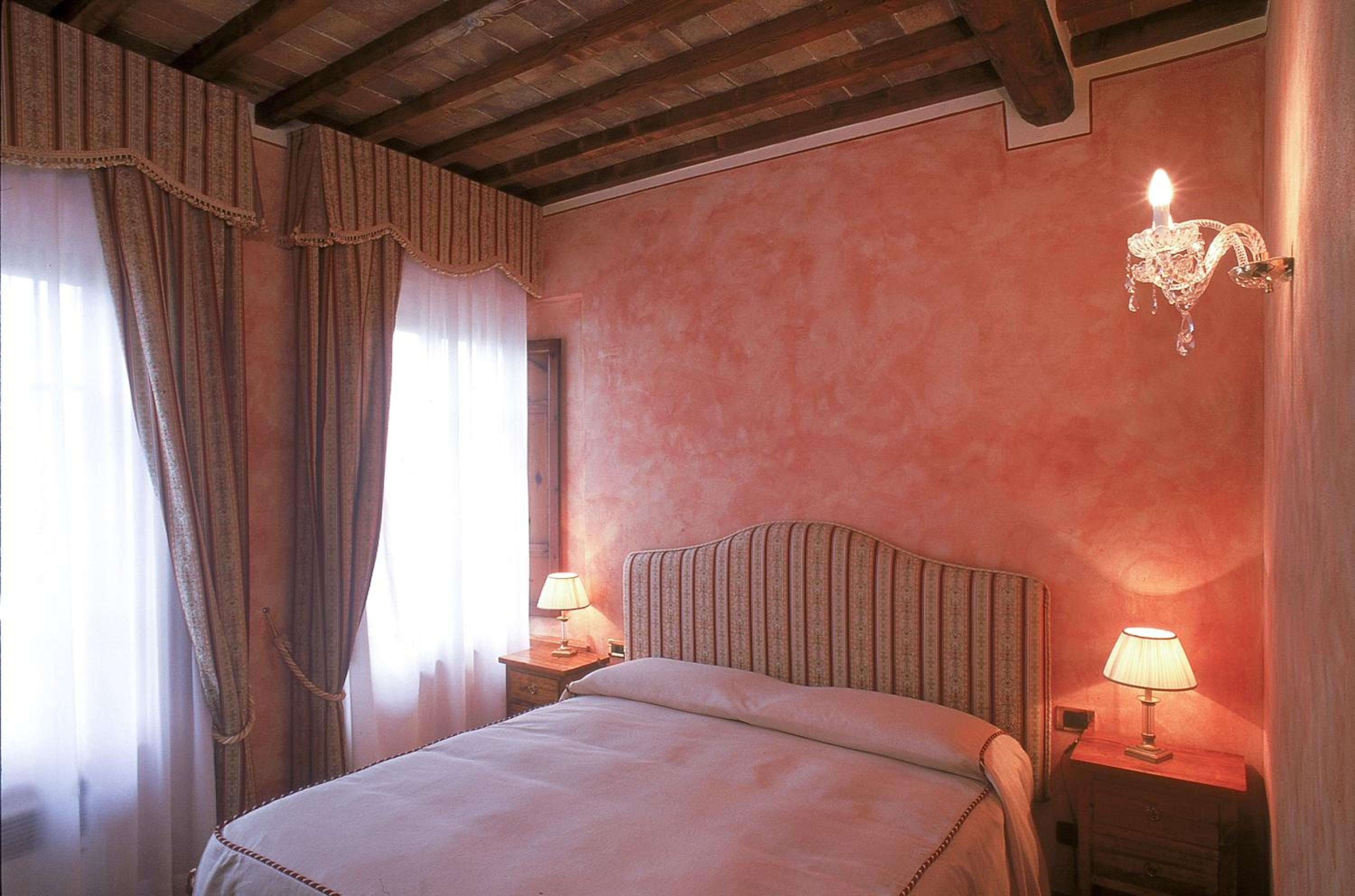 Double Room - Photo 4