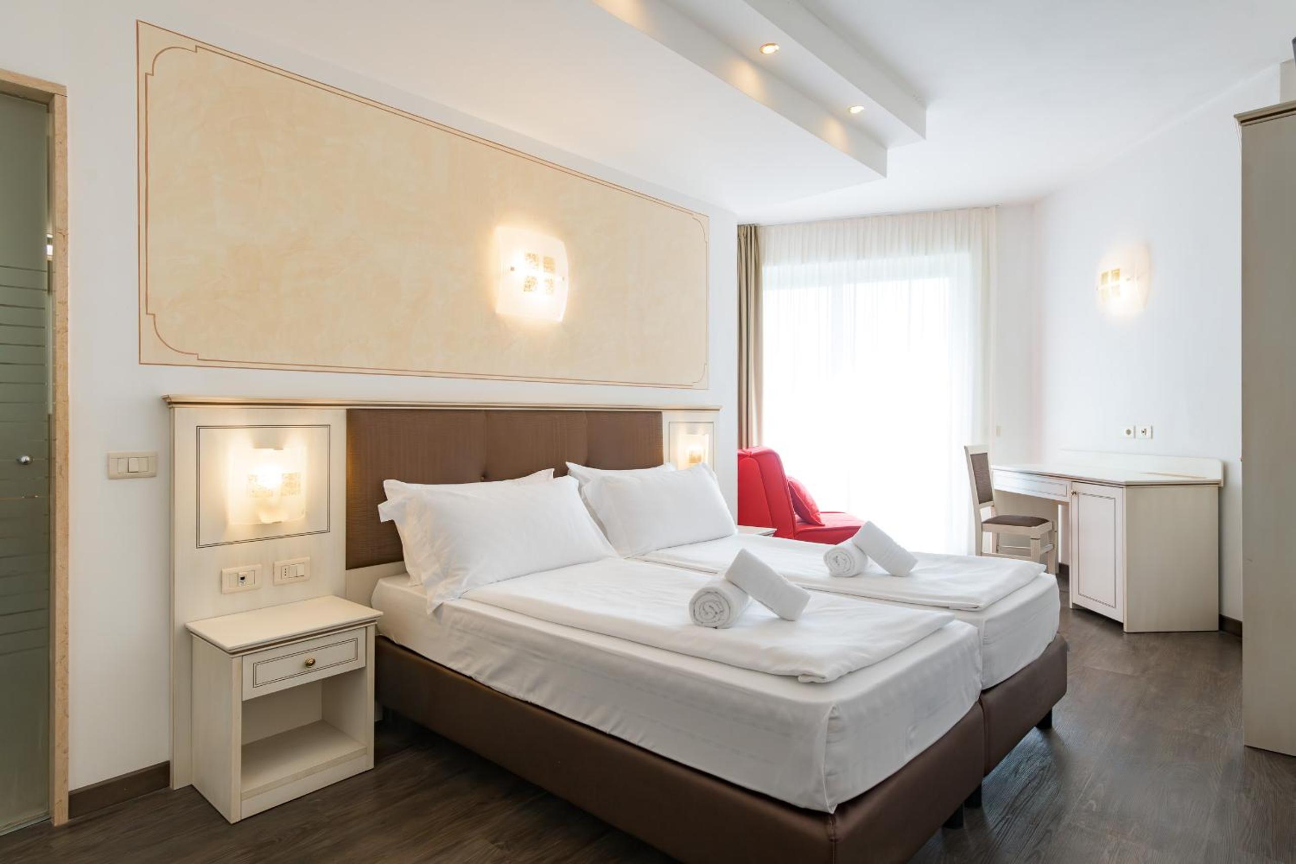 Superior Triple Room  photo 3