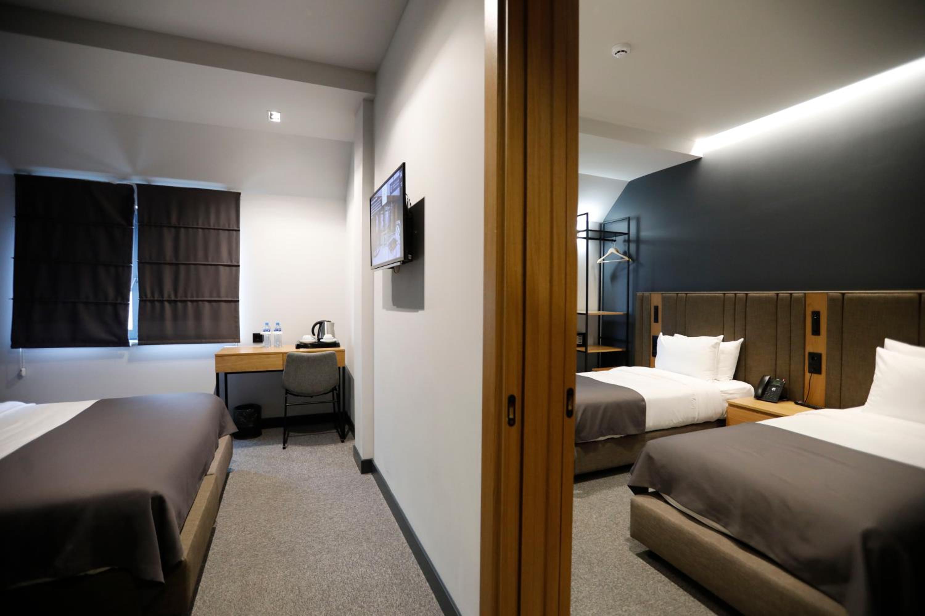 Standard Double Room - Photo 6