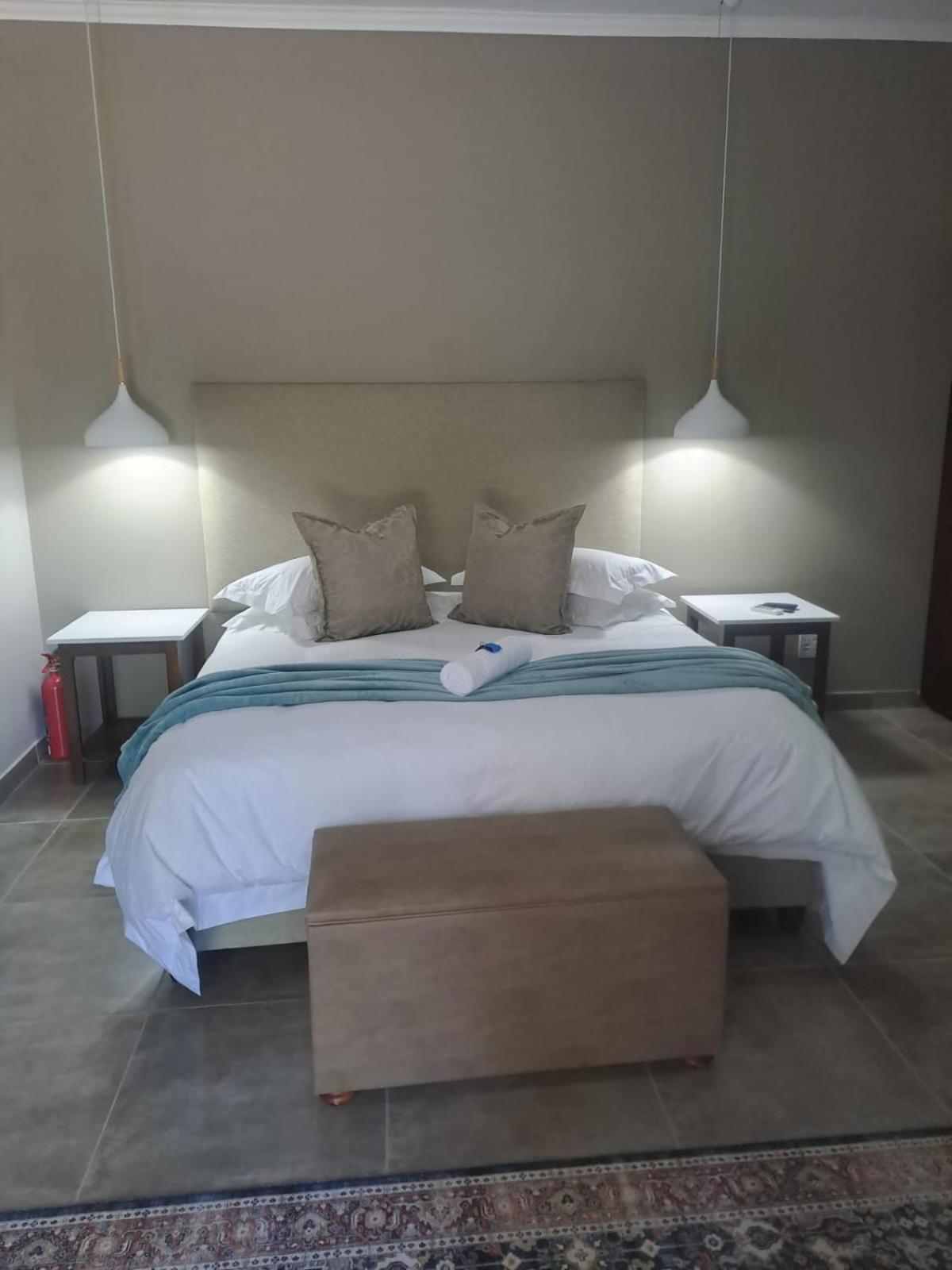 Deluxe King Room photo 1