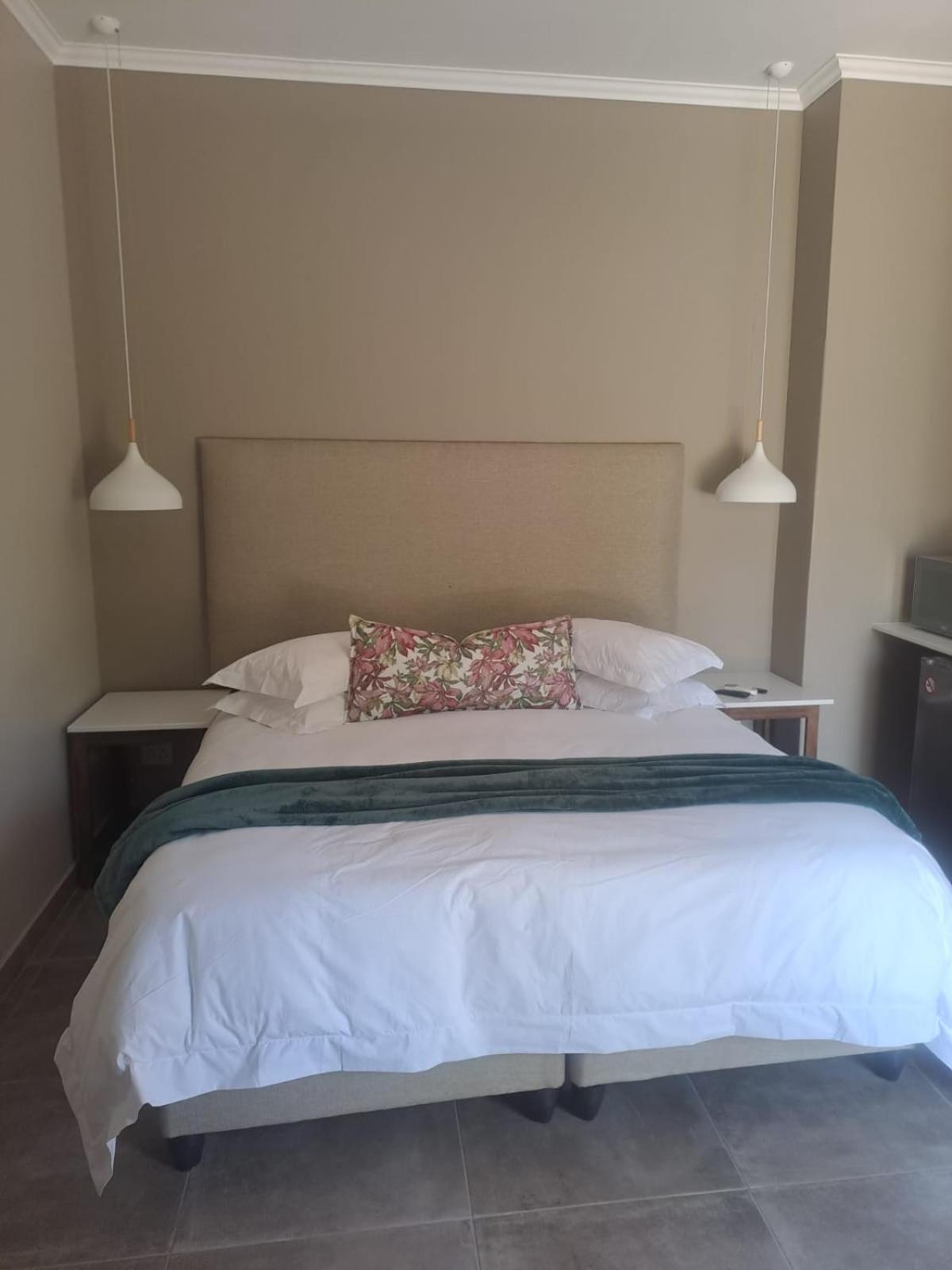 Deluxe King Room photo 2