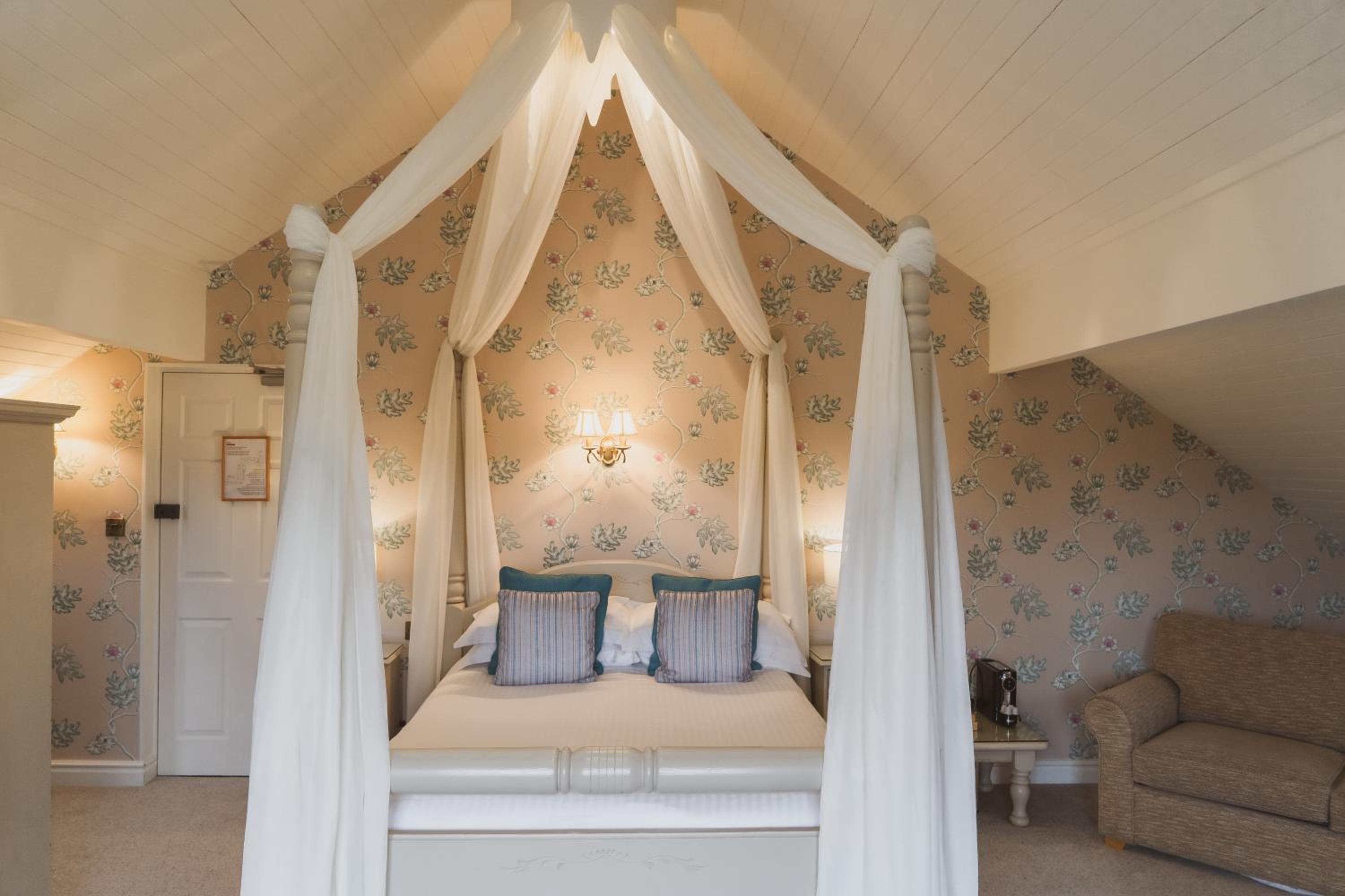 Double Room with Four Poster Bed