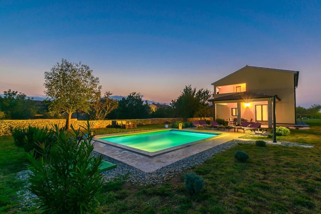 Three-Bedroom Villa photo 3