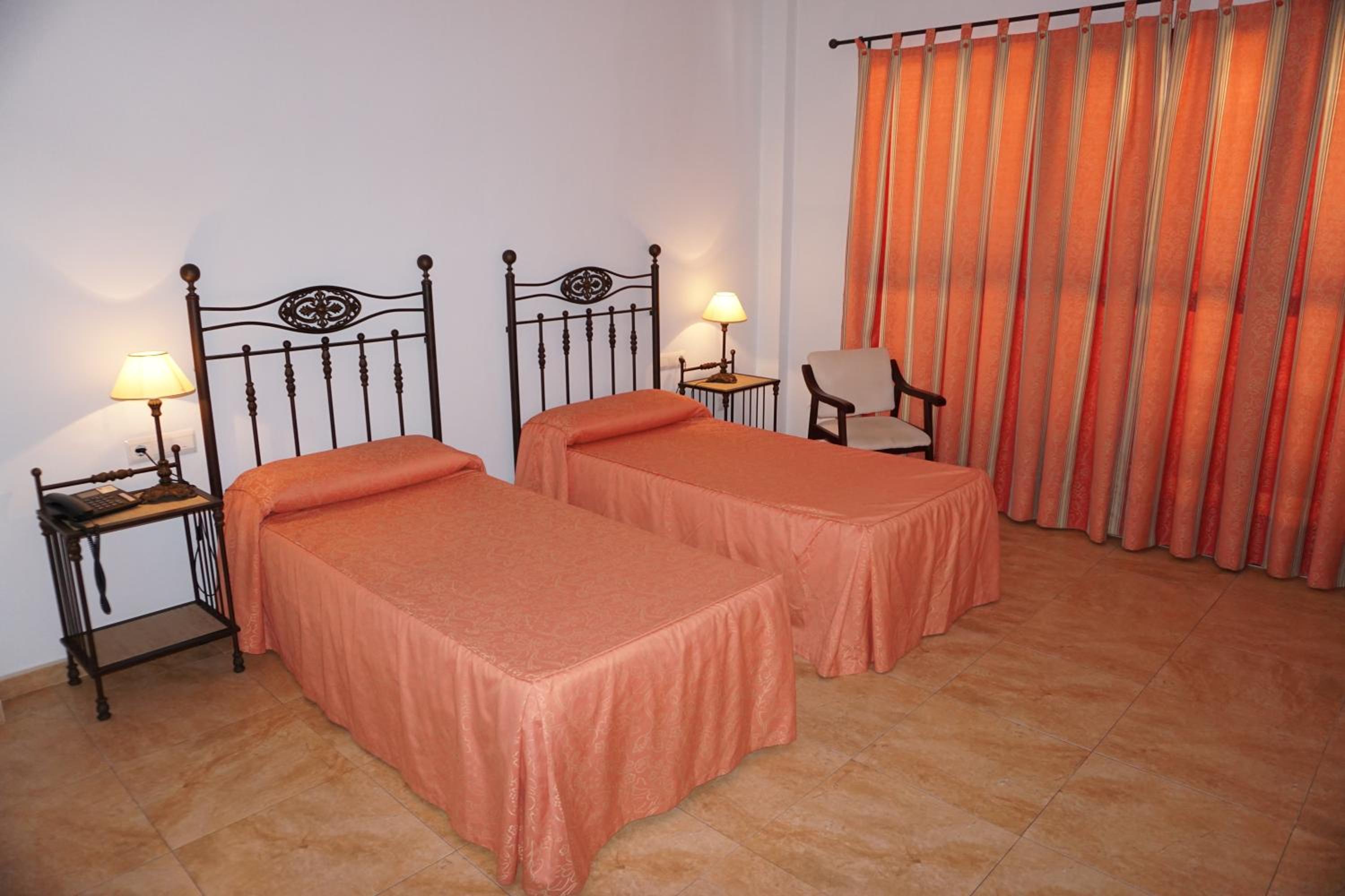 Double or Twin Room (1 Adult) - Photo 7