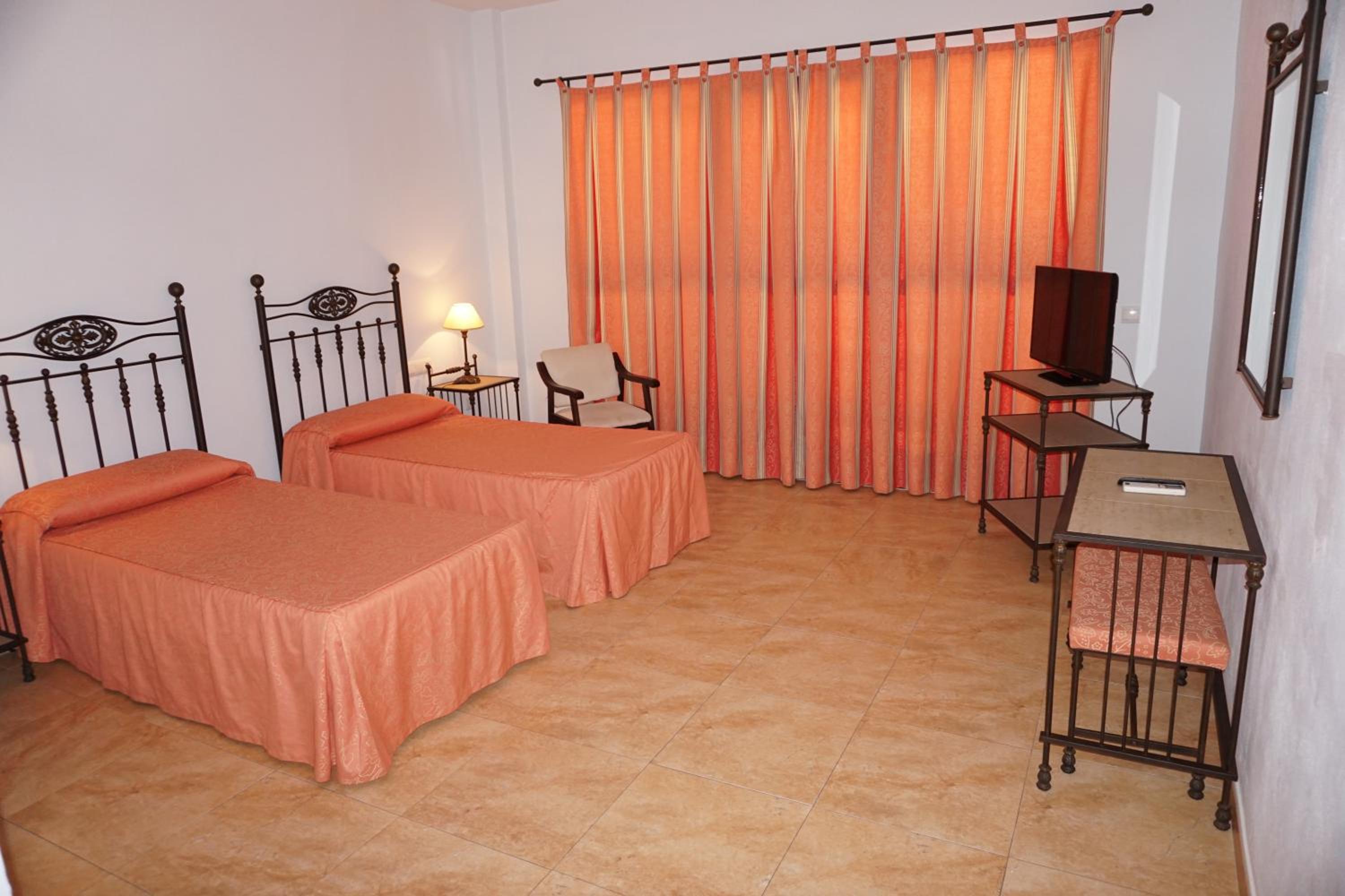 Double or Twin Room (1 Adult) - Photo 8