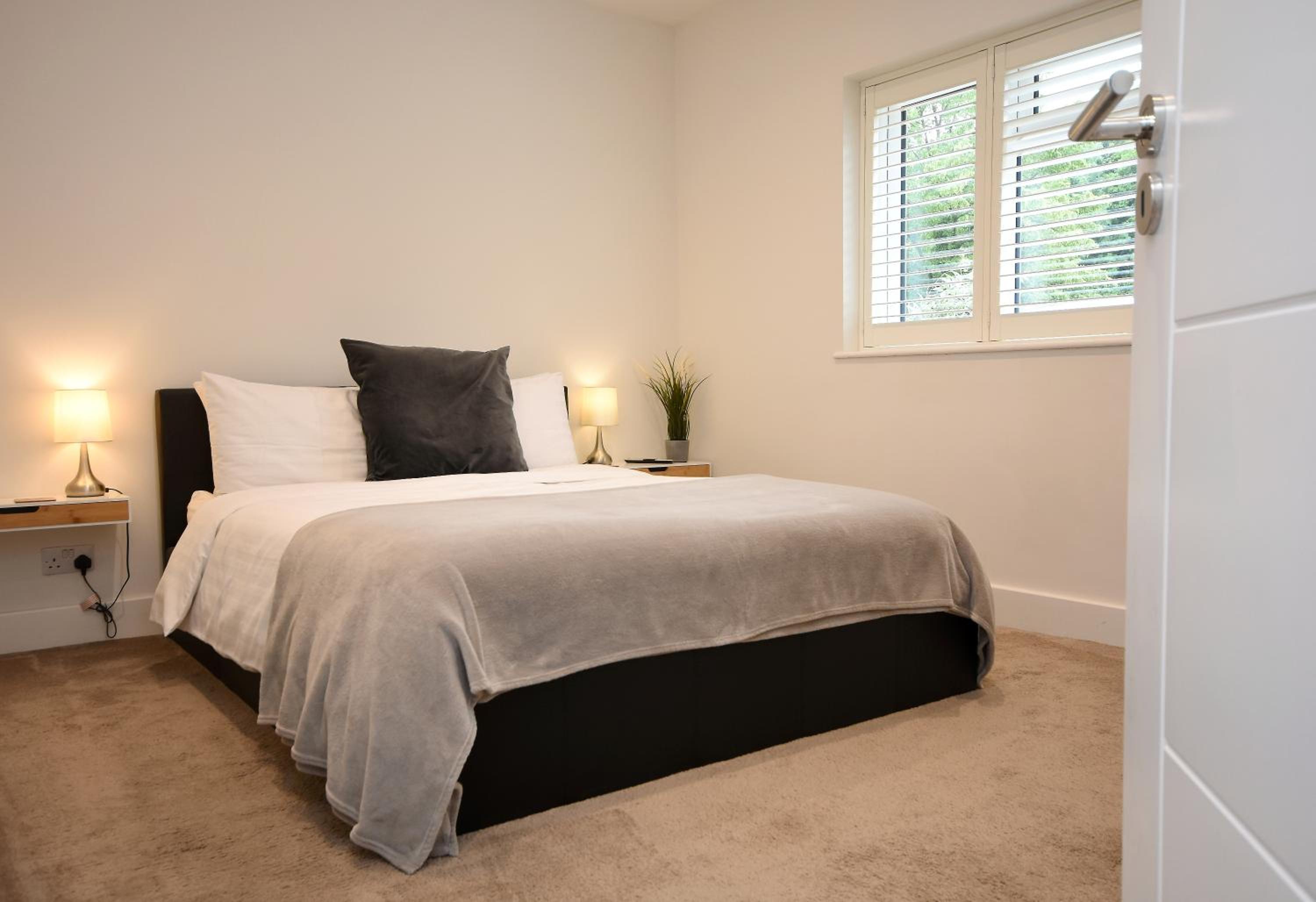 Deluxe King Room - Photo 1