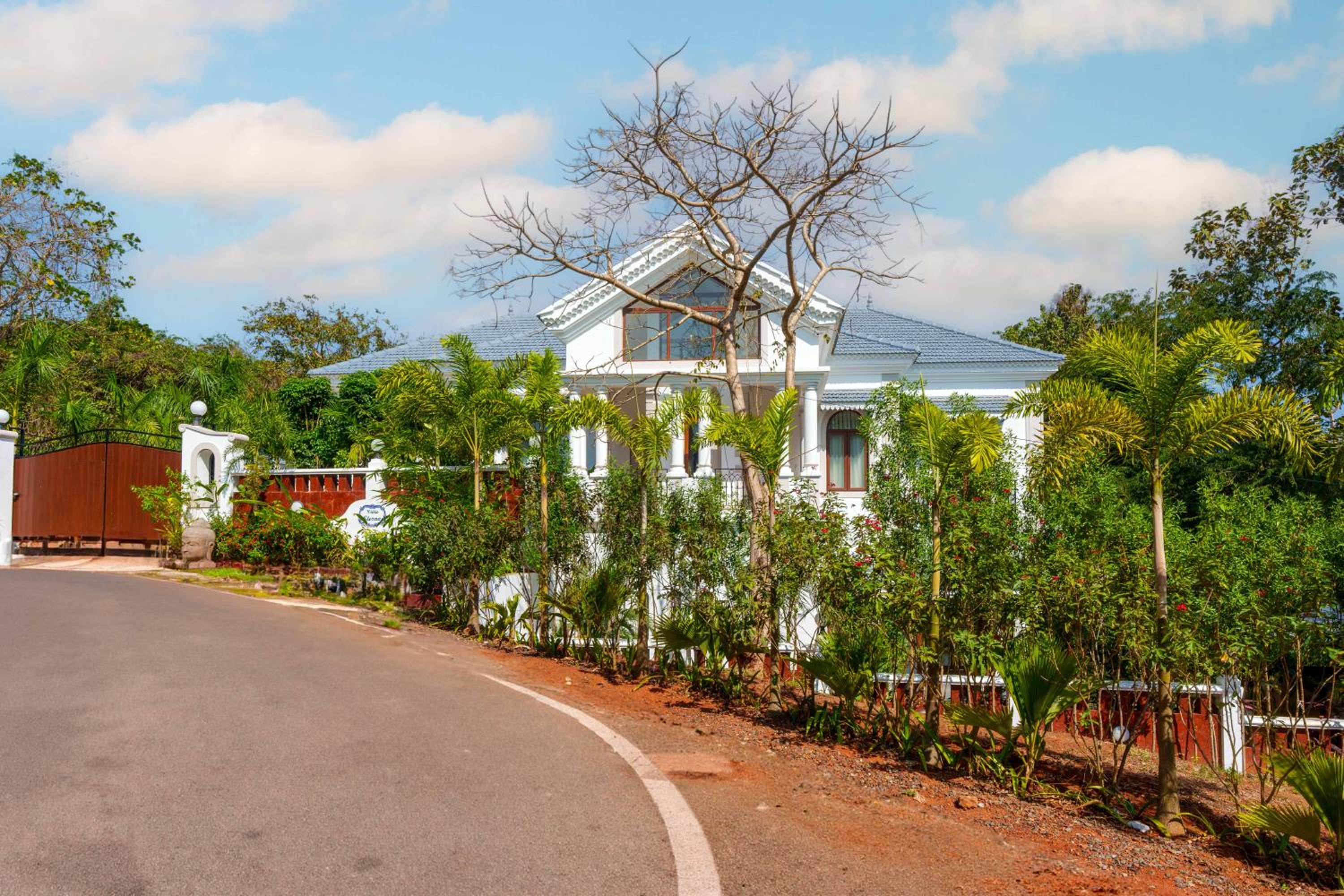 Villa photo 3
