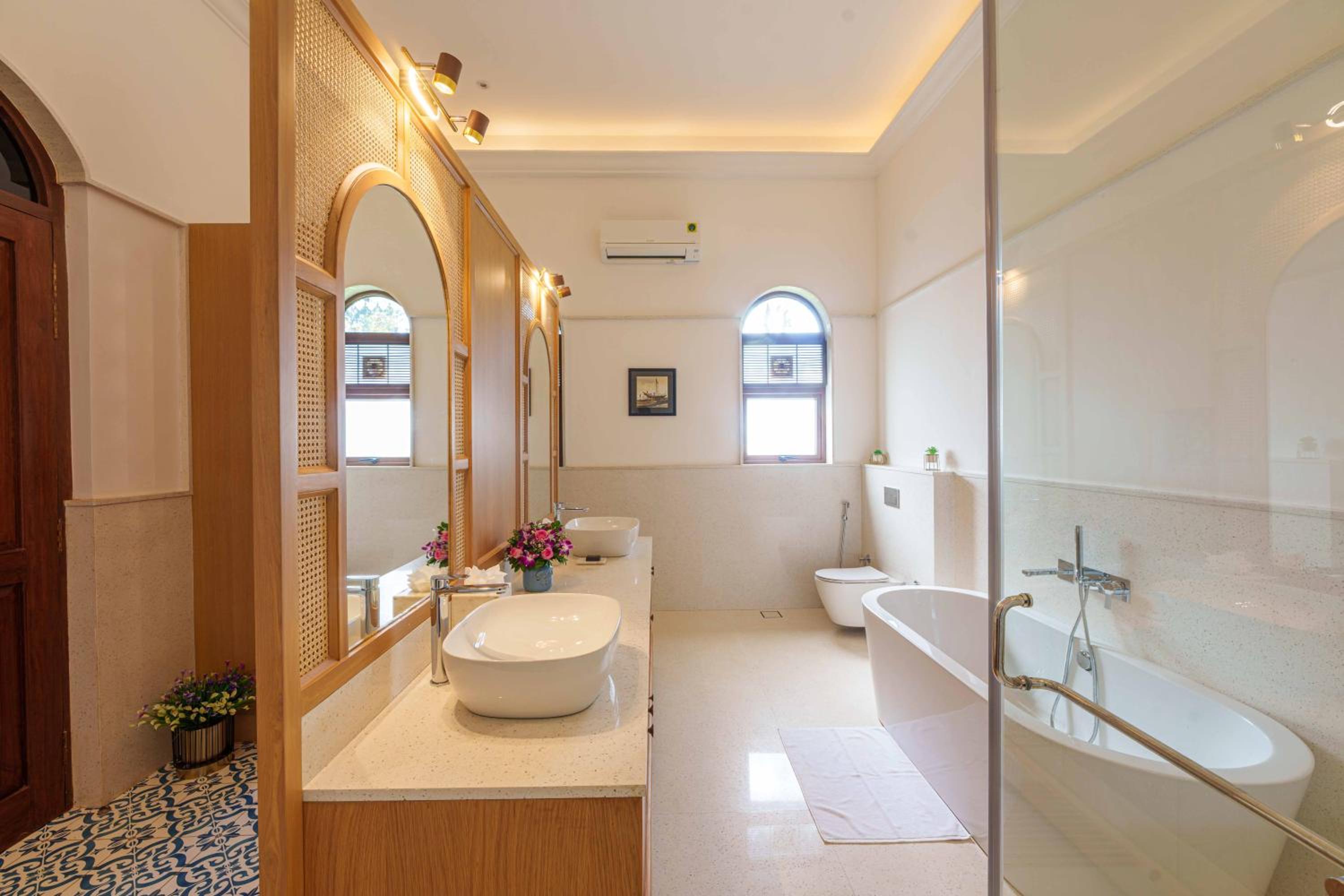Villa photo 2