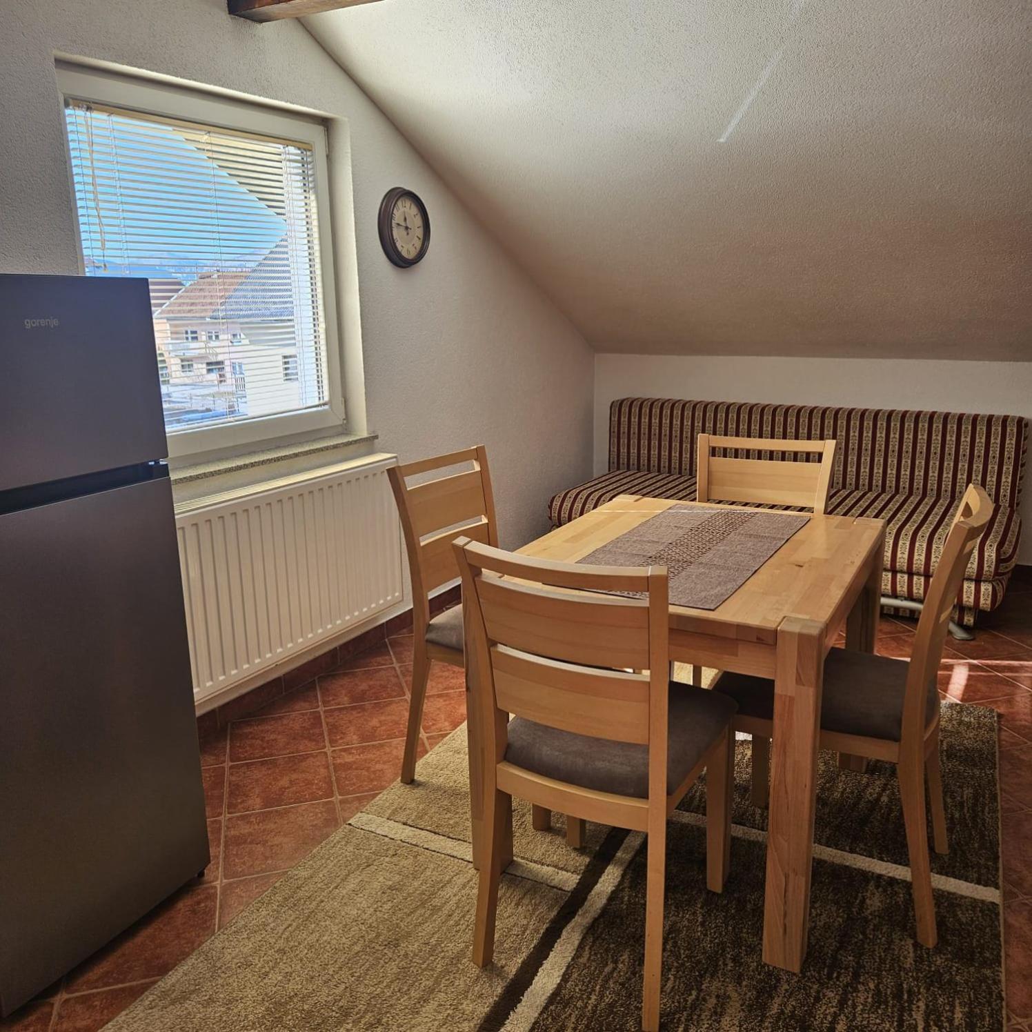 One-Bedroom Apartment photo 2