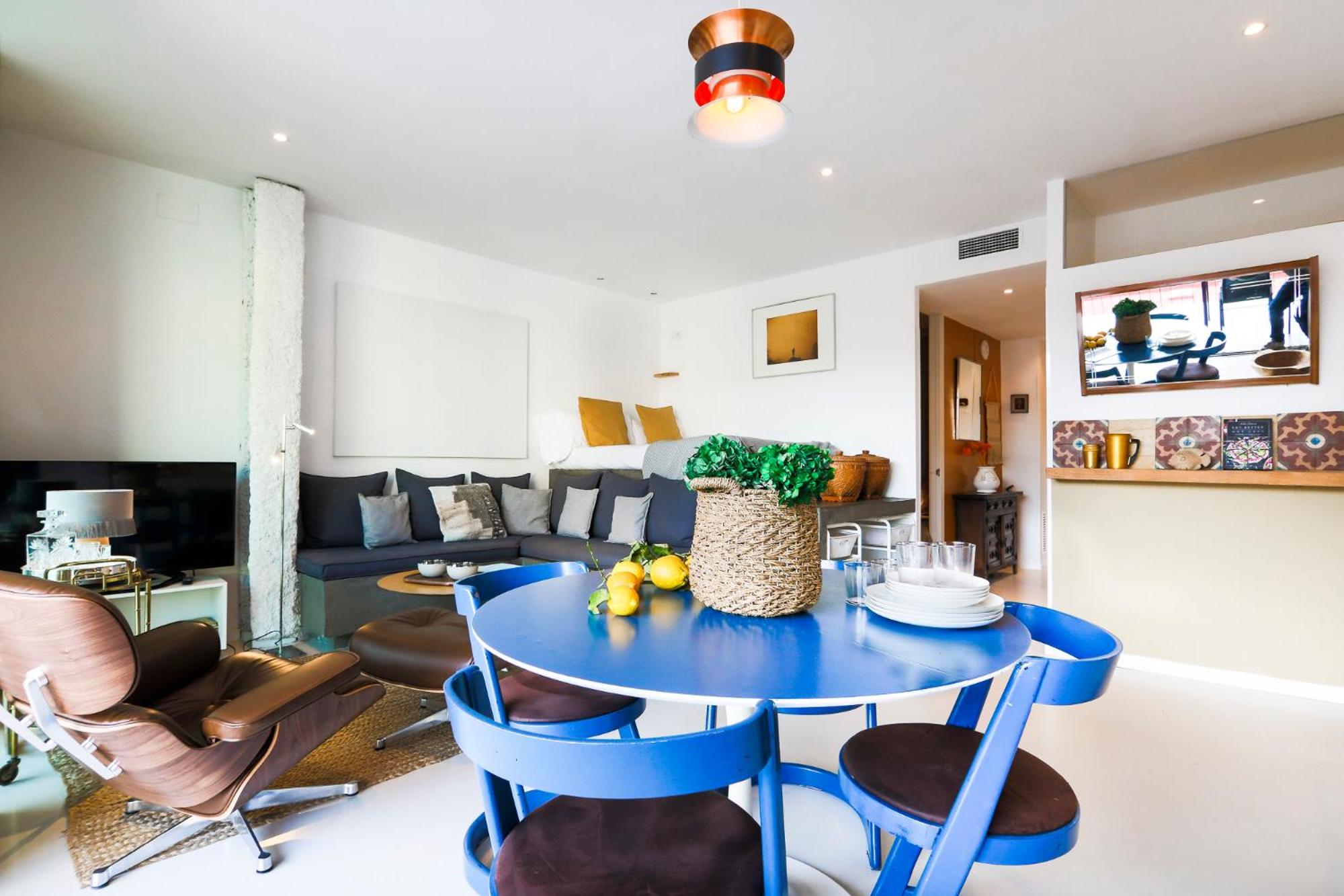Deluxe One-Bedroom Apartment with Terrace photo 2