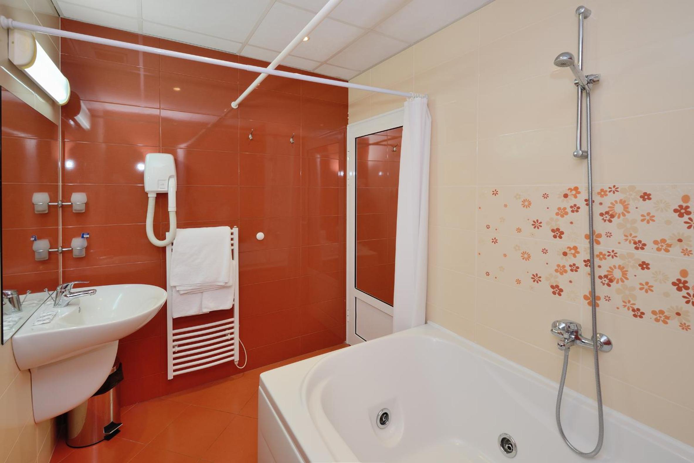 One-Bedroom Apartment - Building 2 photo 3