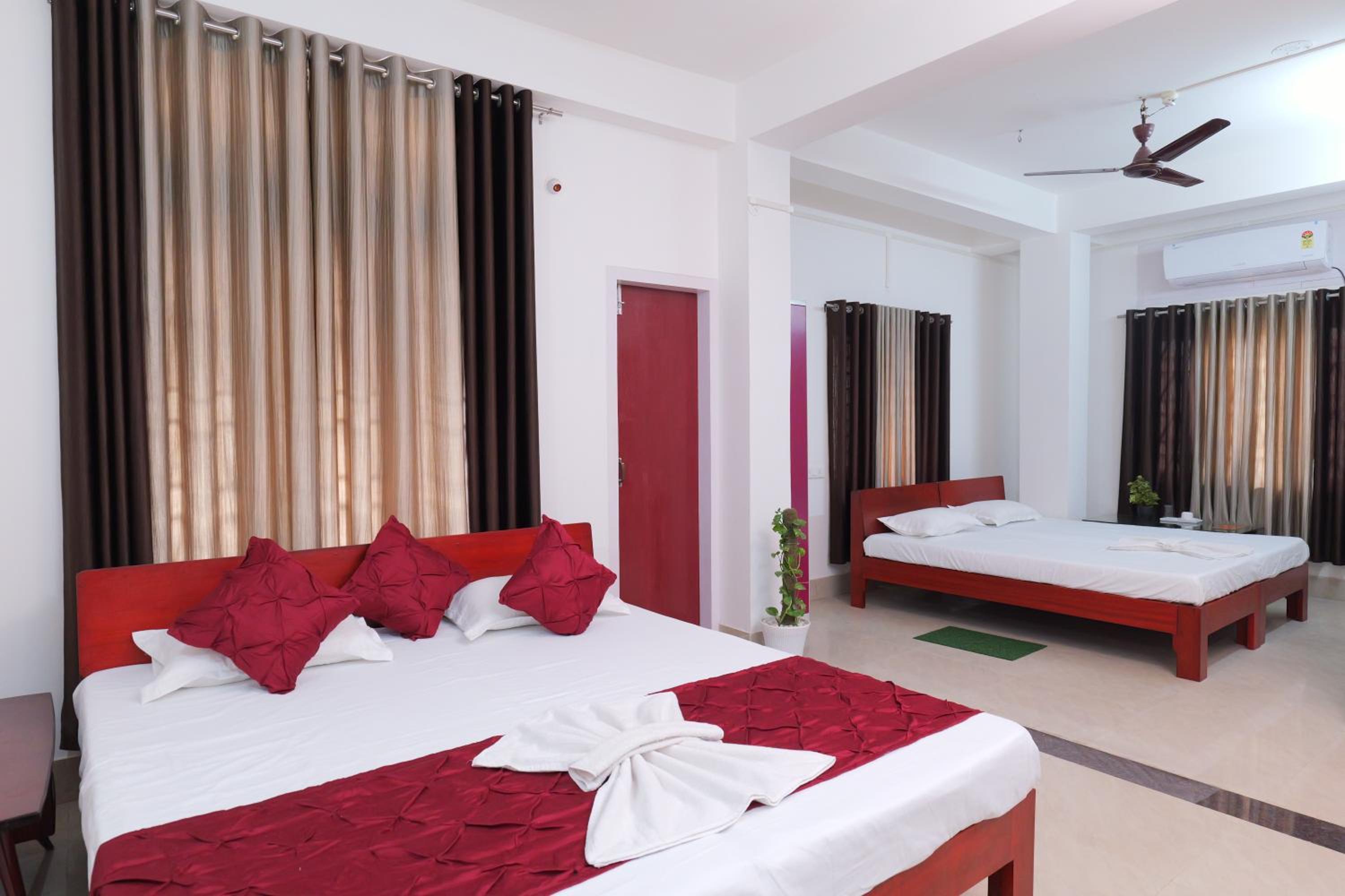 Deluxe Quadruple Room - Photo 6