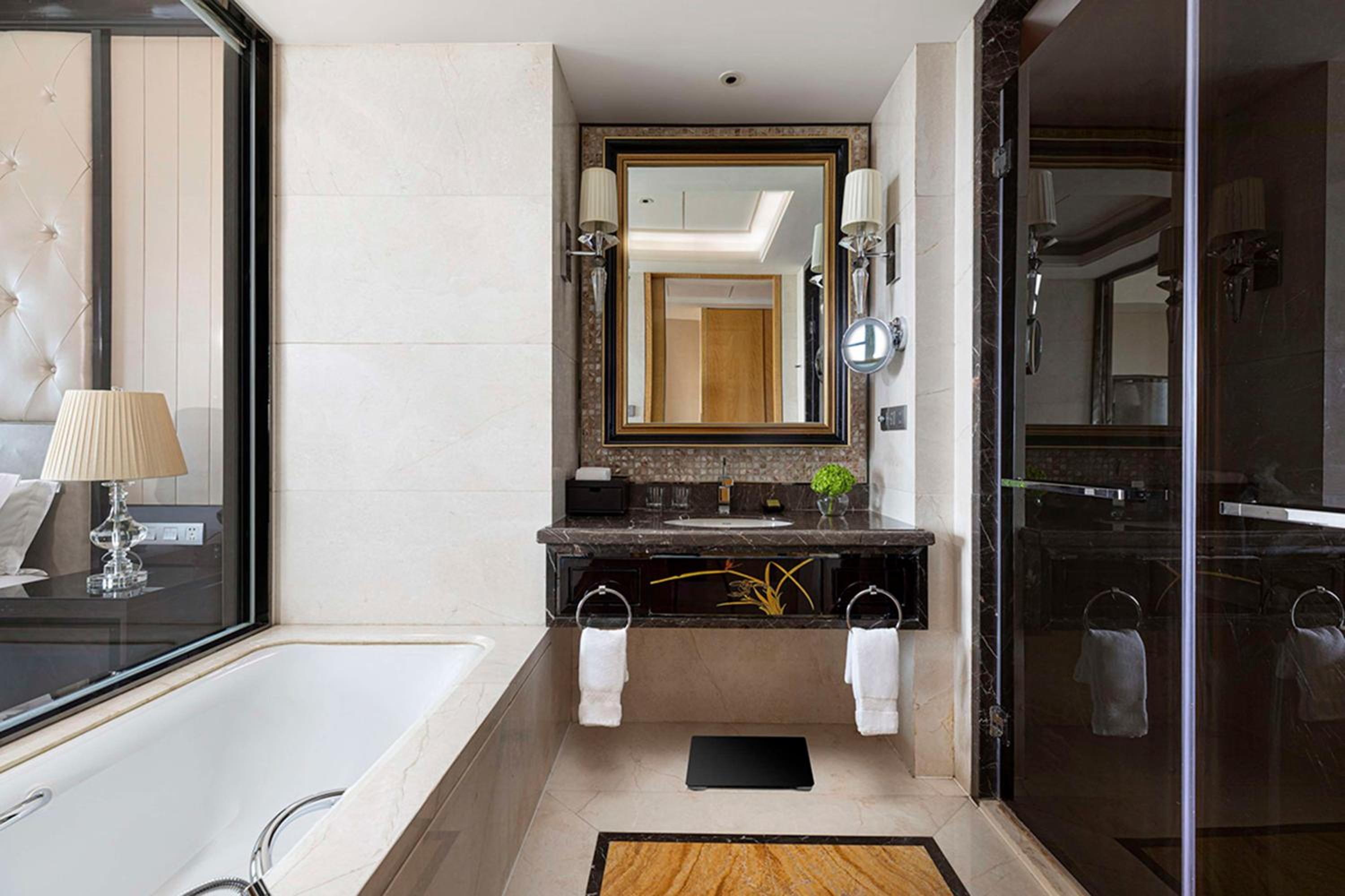 Deluxe Twin Room - Photo 2