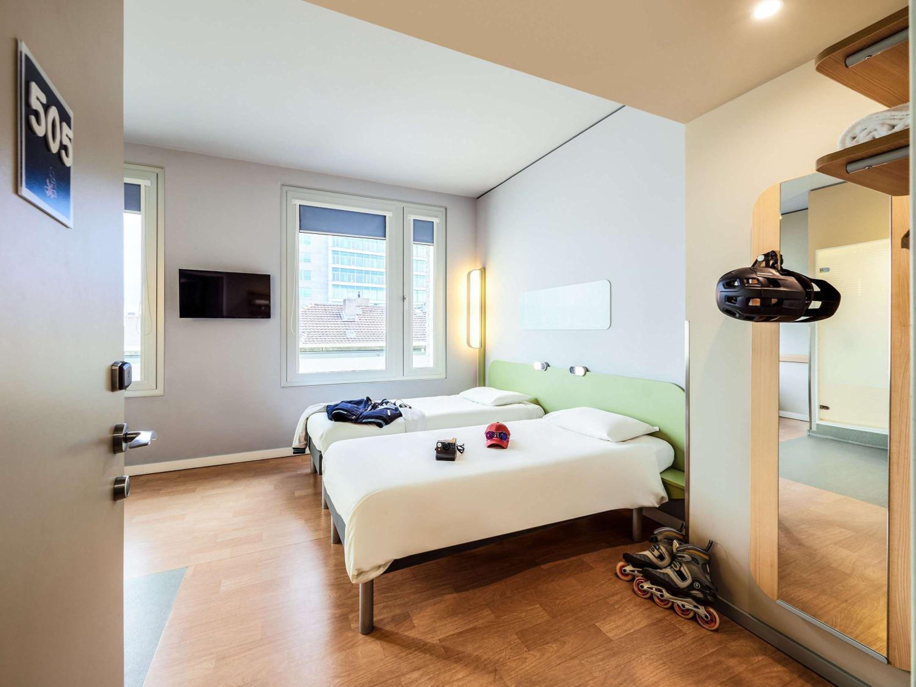 Twin Room - Photo 7