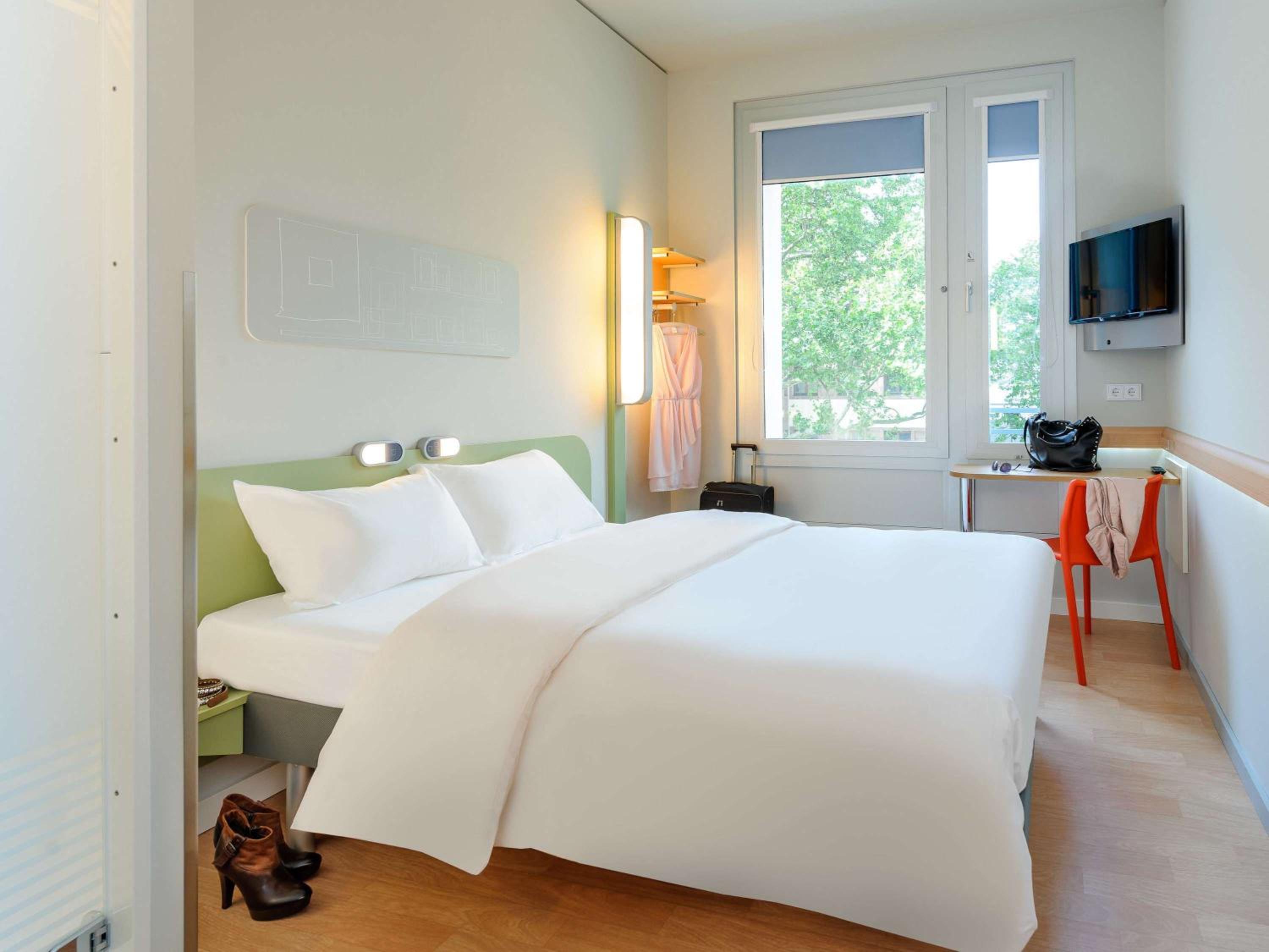 Standard One Double Bed - Photo 9