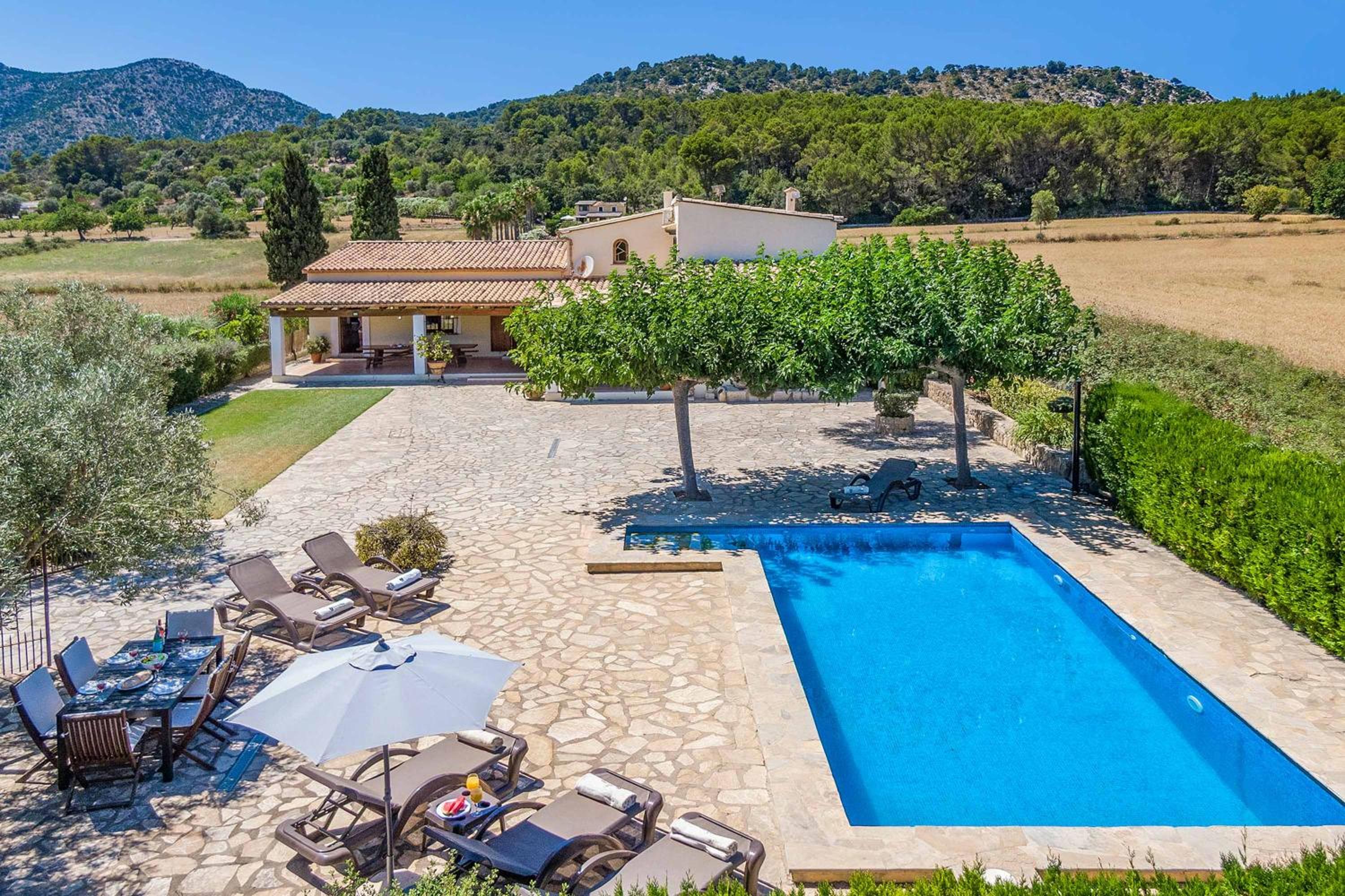 Three-Bedroom Villa photo 2