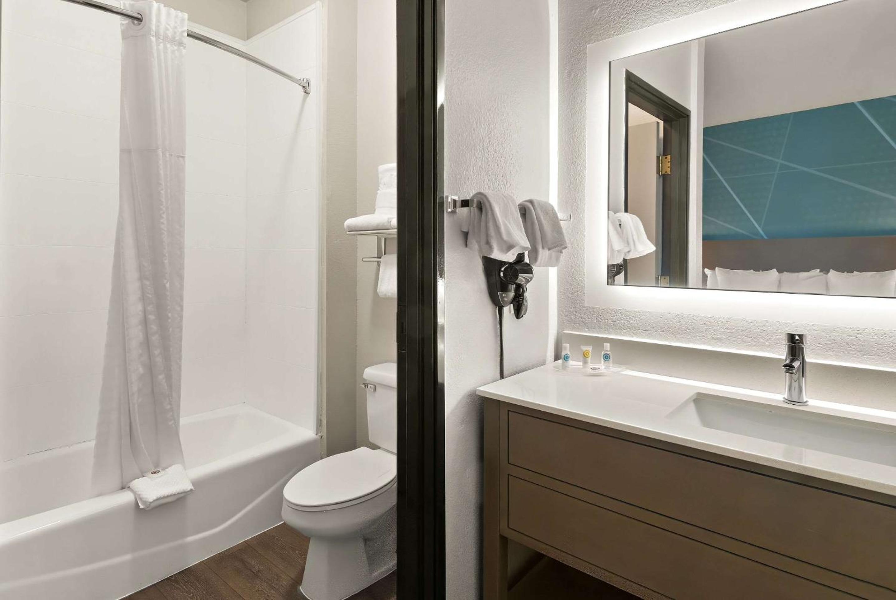 King Suite - Photo 10