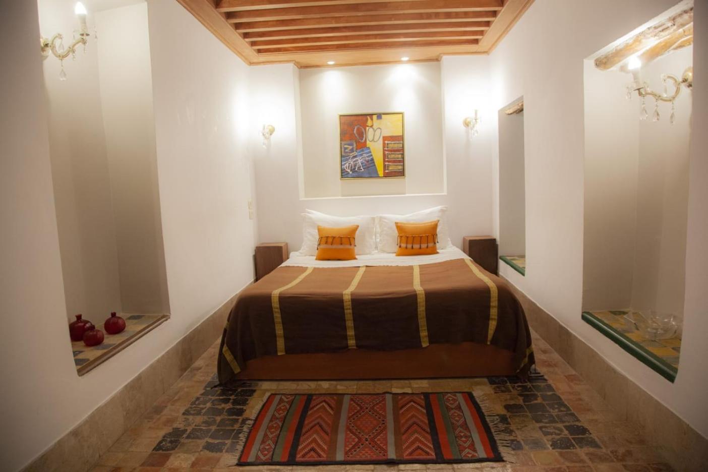 Deluxe Room - Photo 14