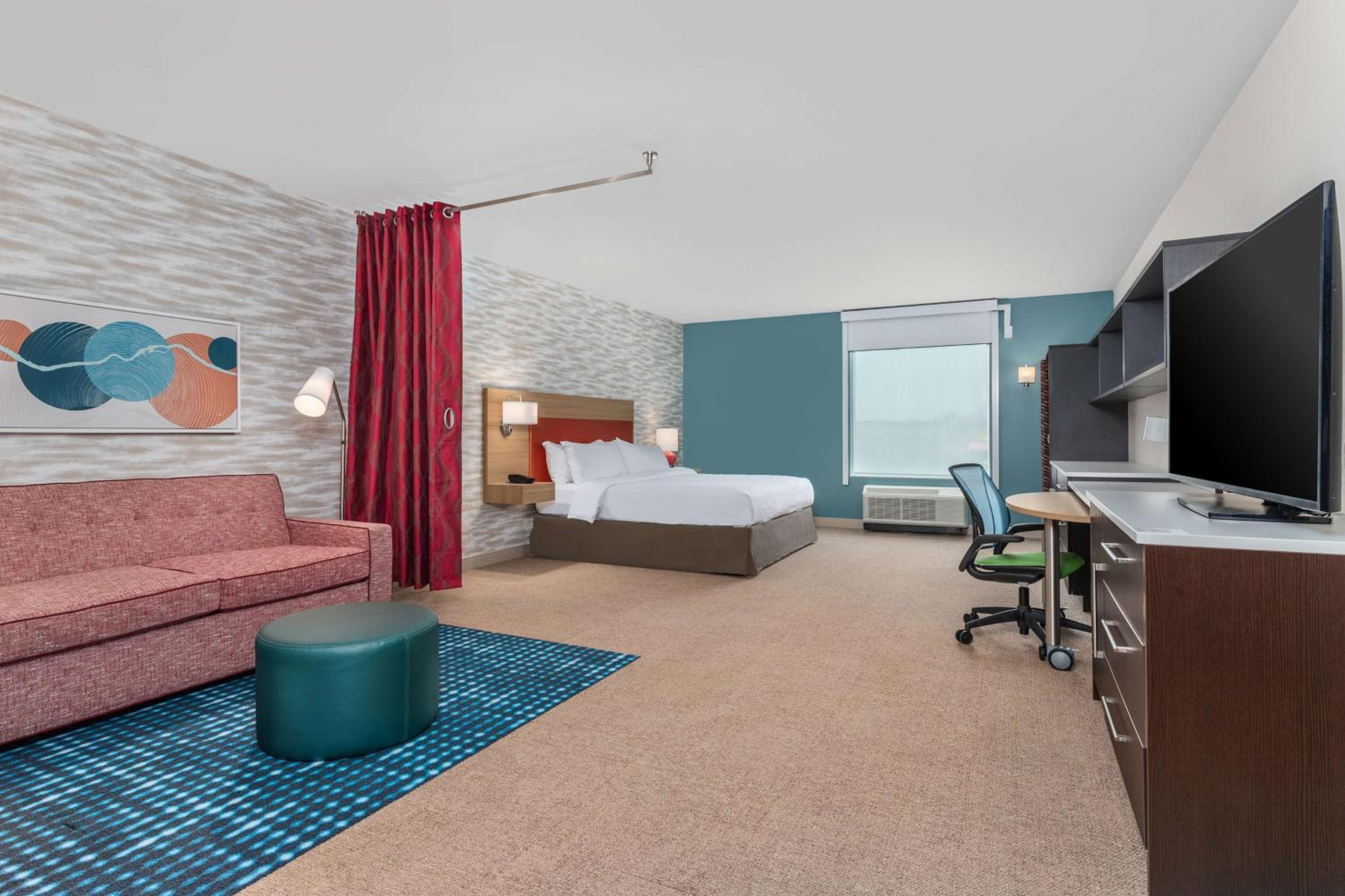 King Studio Suite with Accessible Tub - Mobility Access - Photo 1