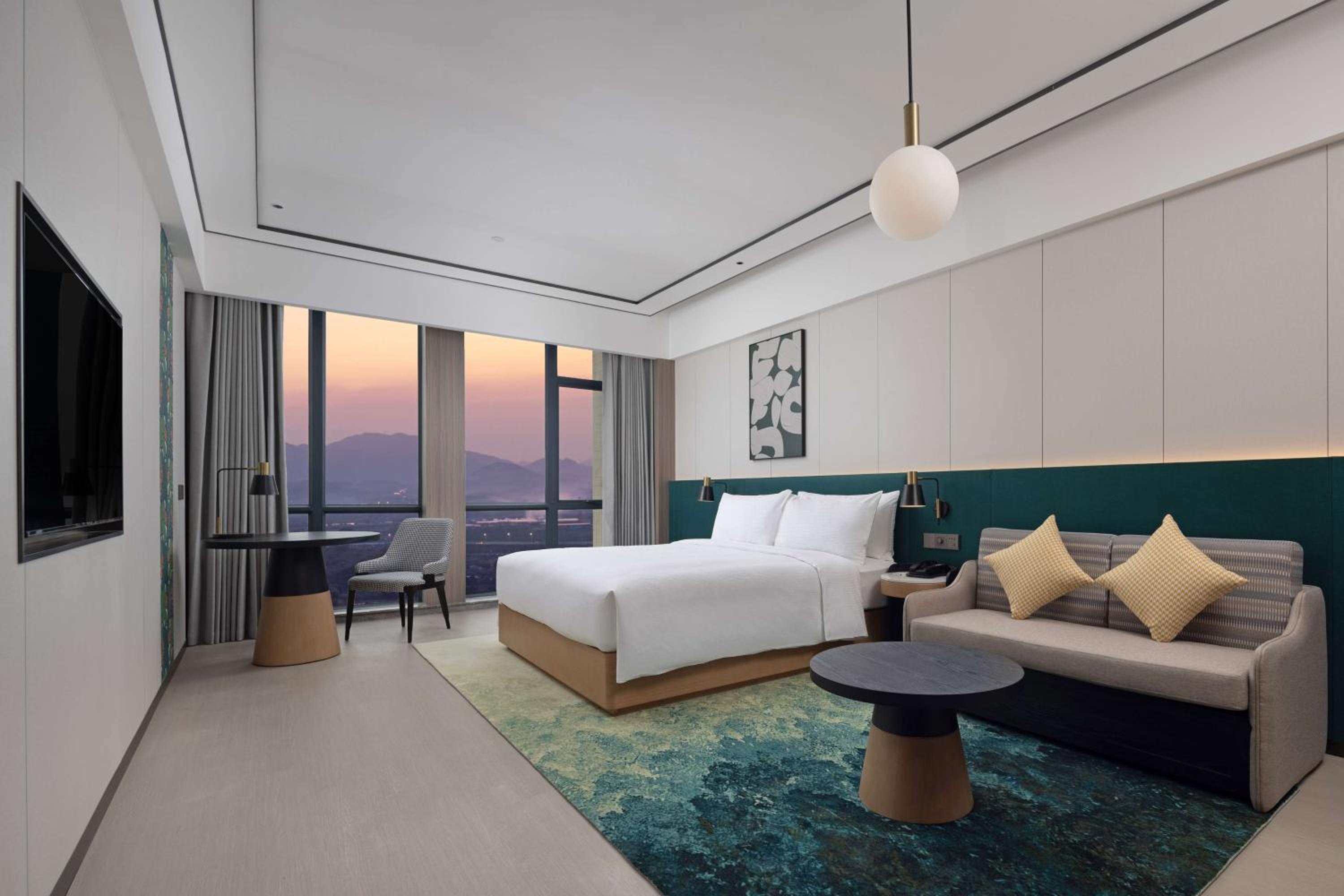 Deluxe King Room photo 1