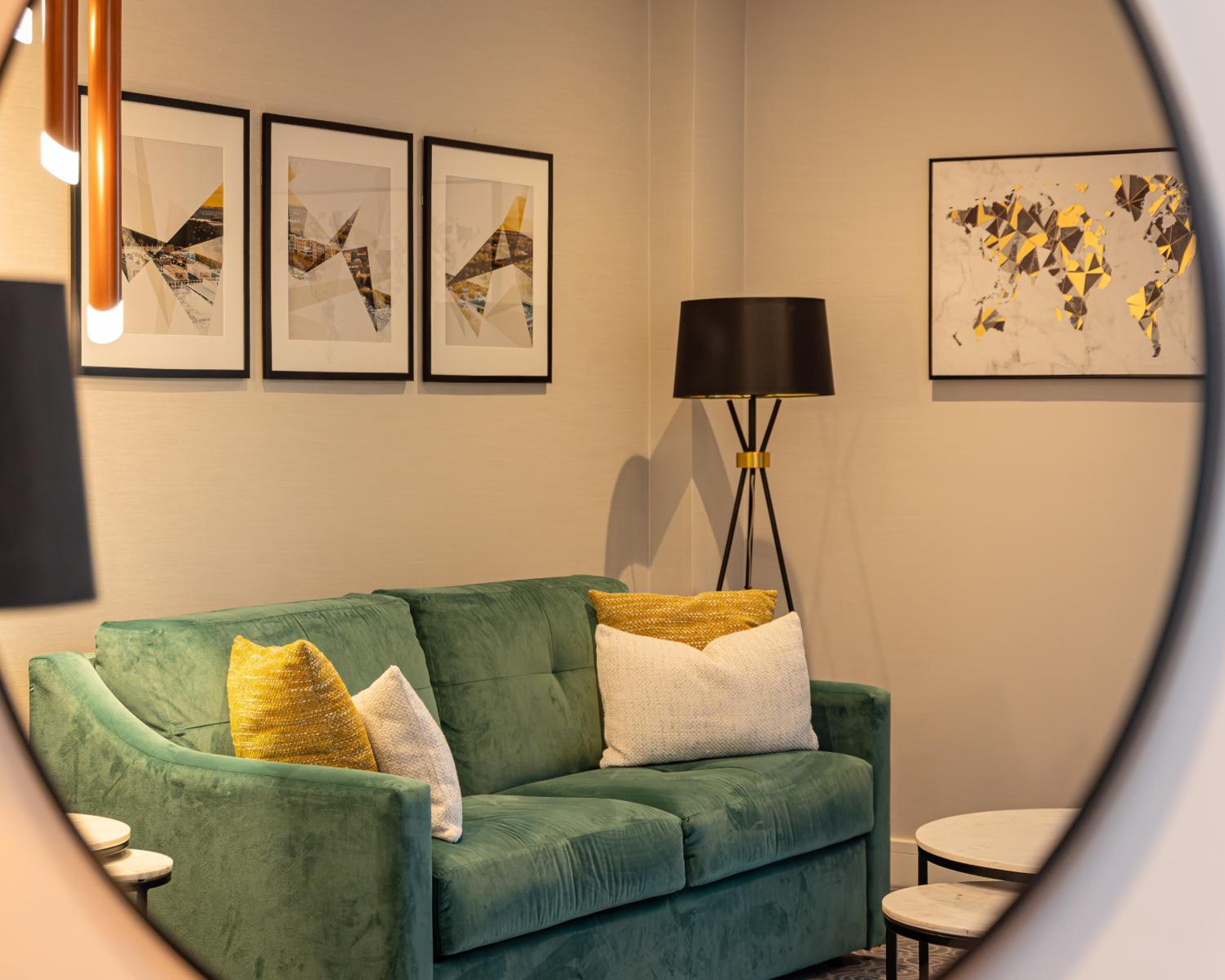 Suite - Photo 2