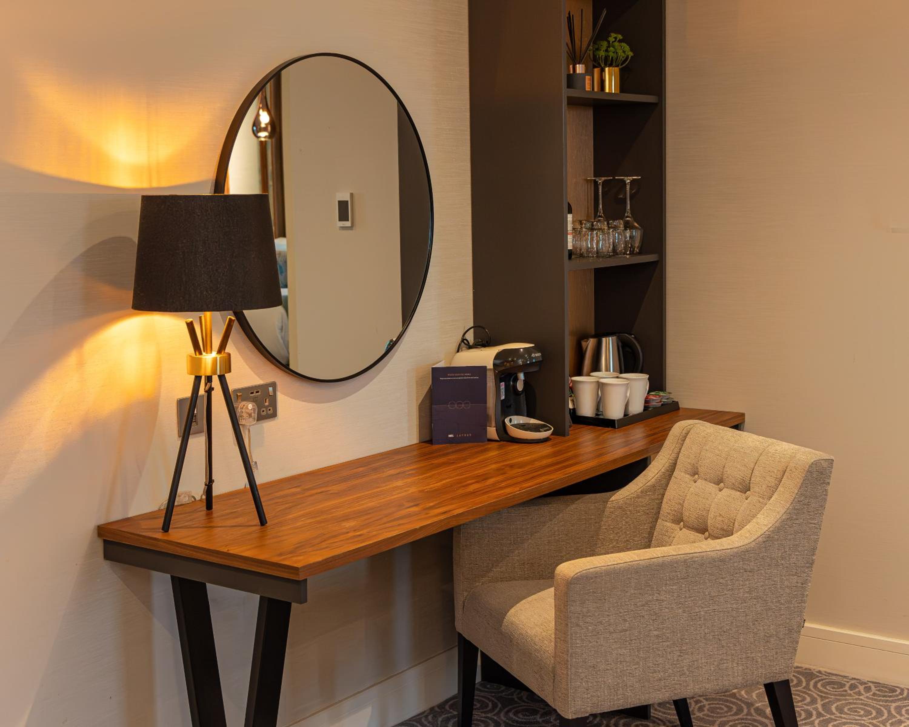 Suite - Photo 5