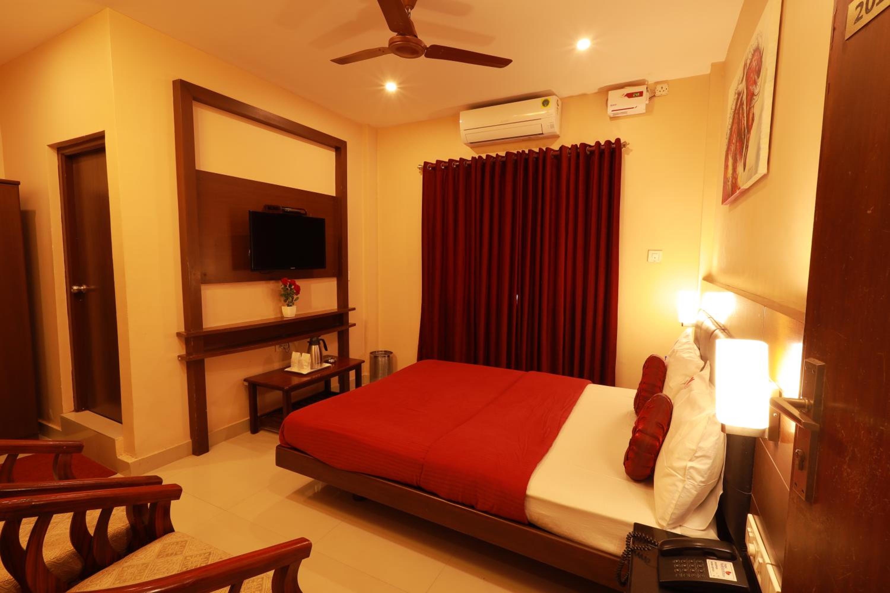 Standard Double Room with Fan photo 3