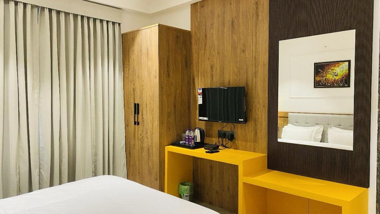 Quadruple Room with Private Bathroom photo 2