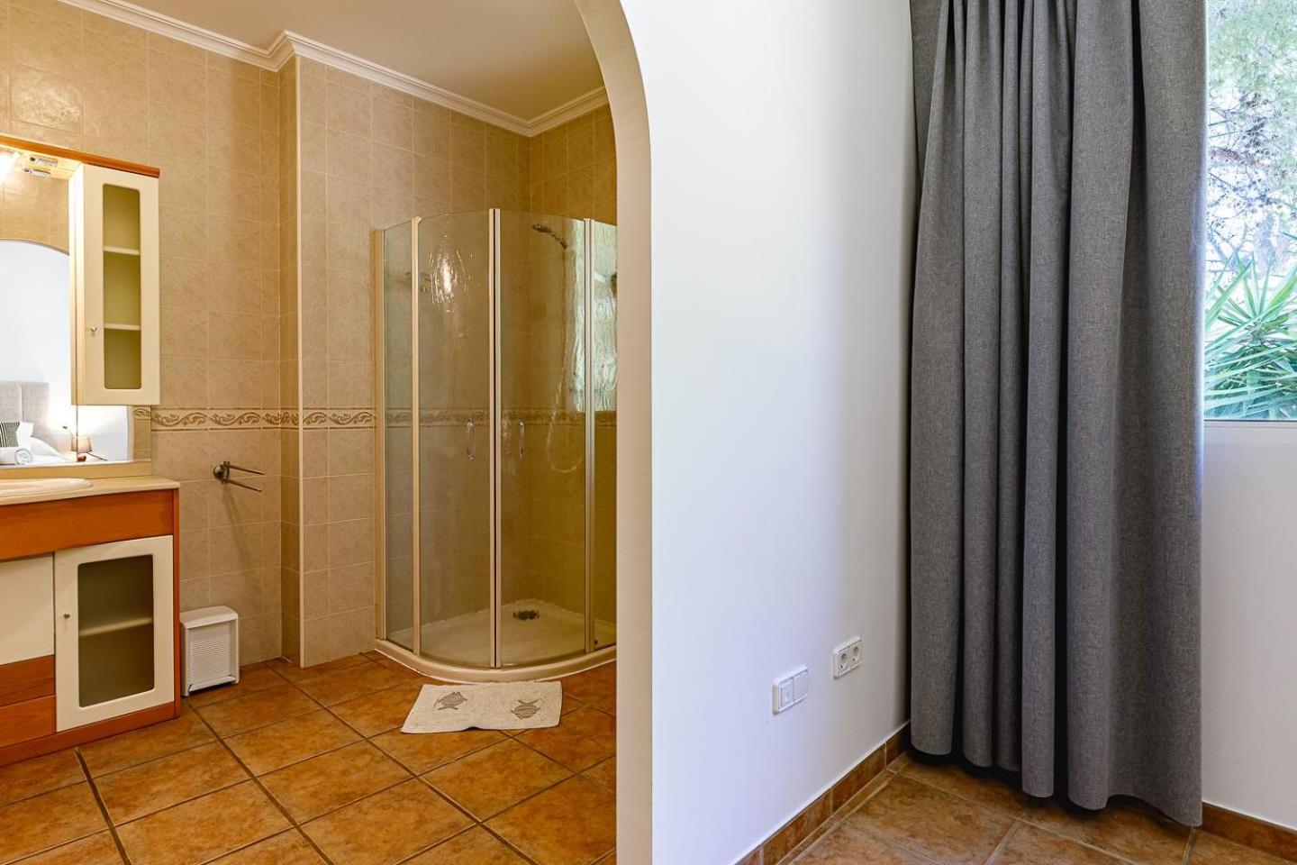Villa photo 3
