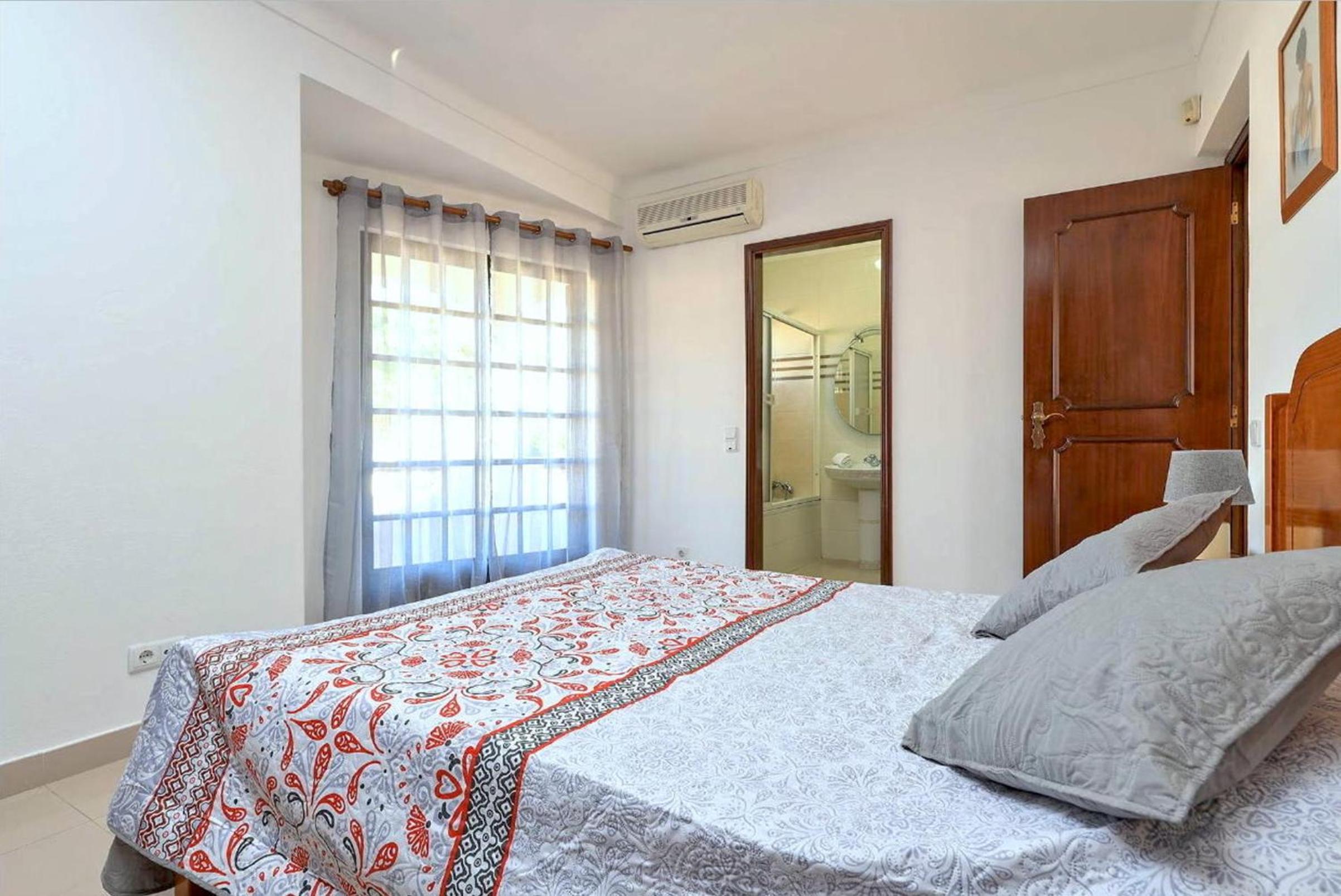 Villa photo 2