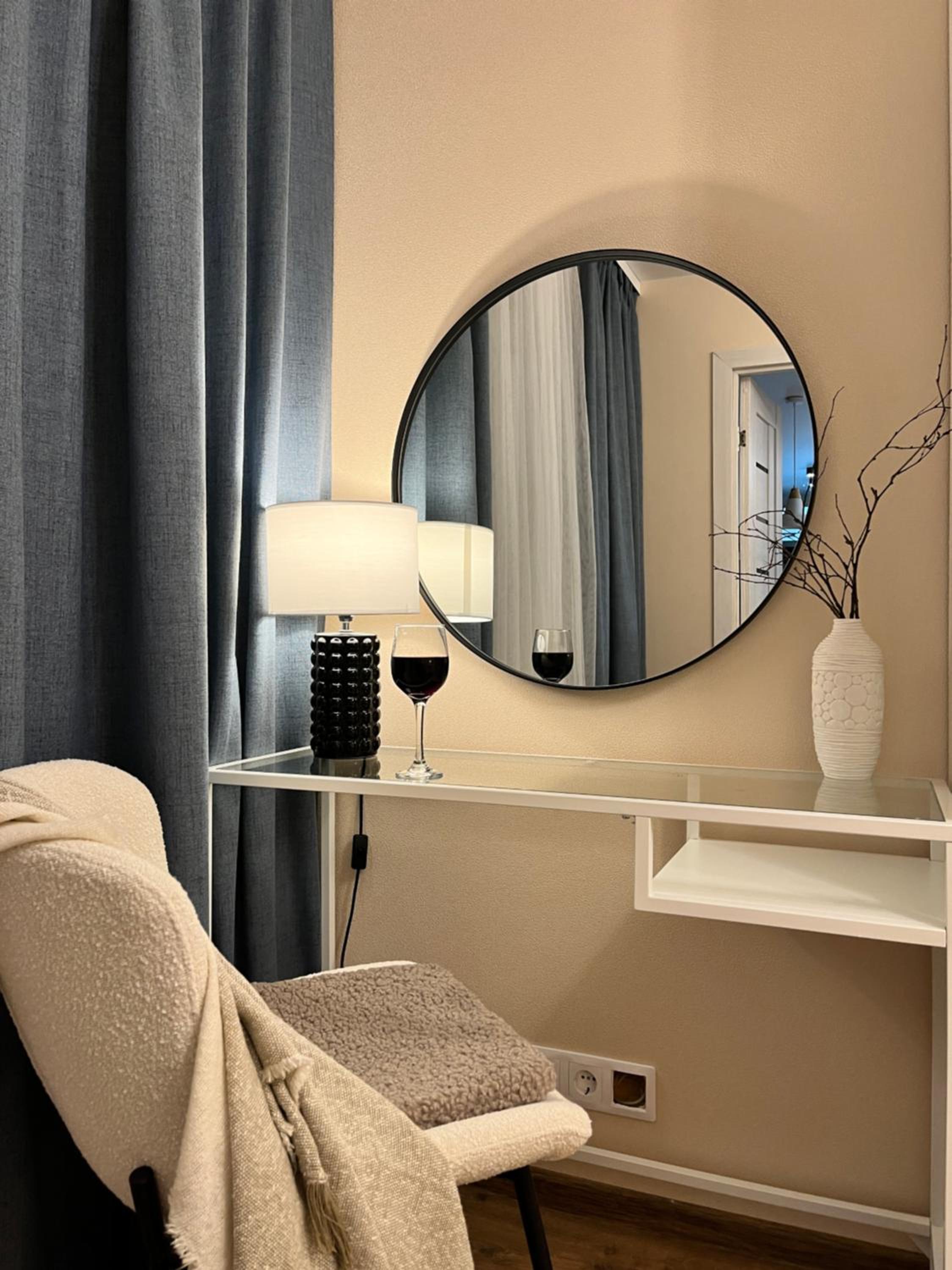 One-Bedroom Apartment photo 1