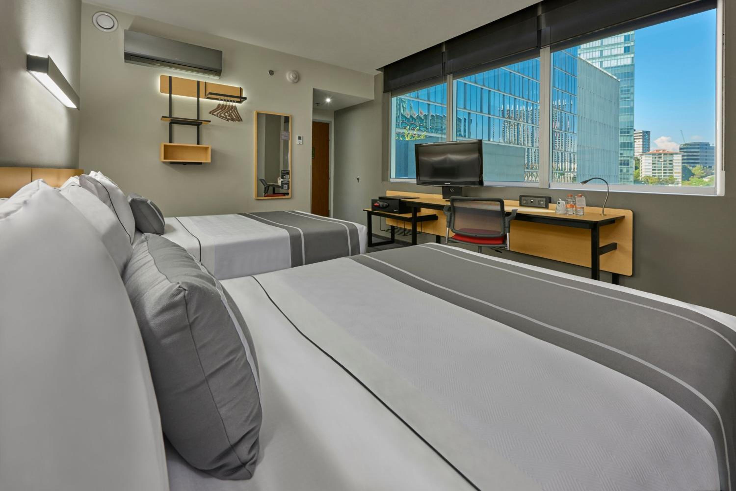 Double Room with Two Double Beds photo 3
