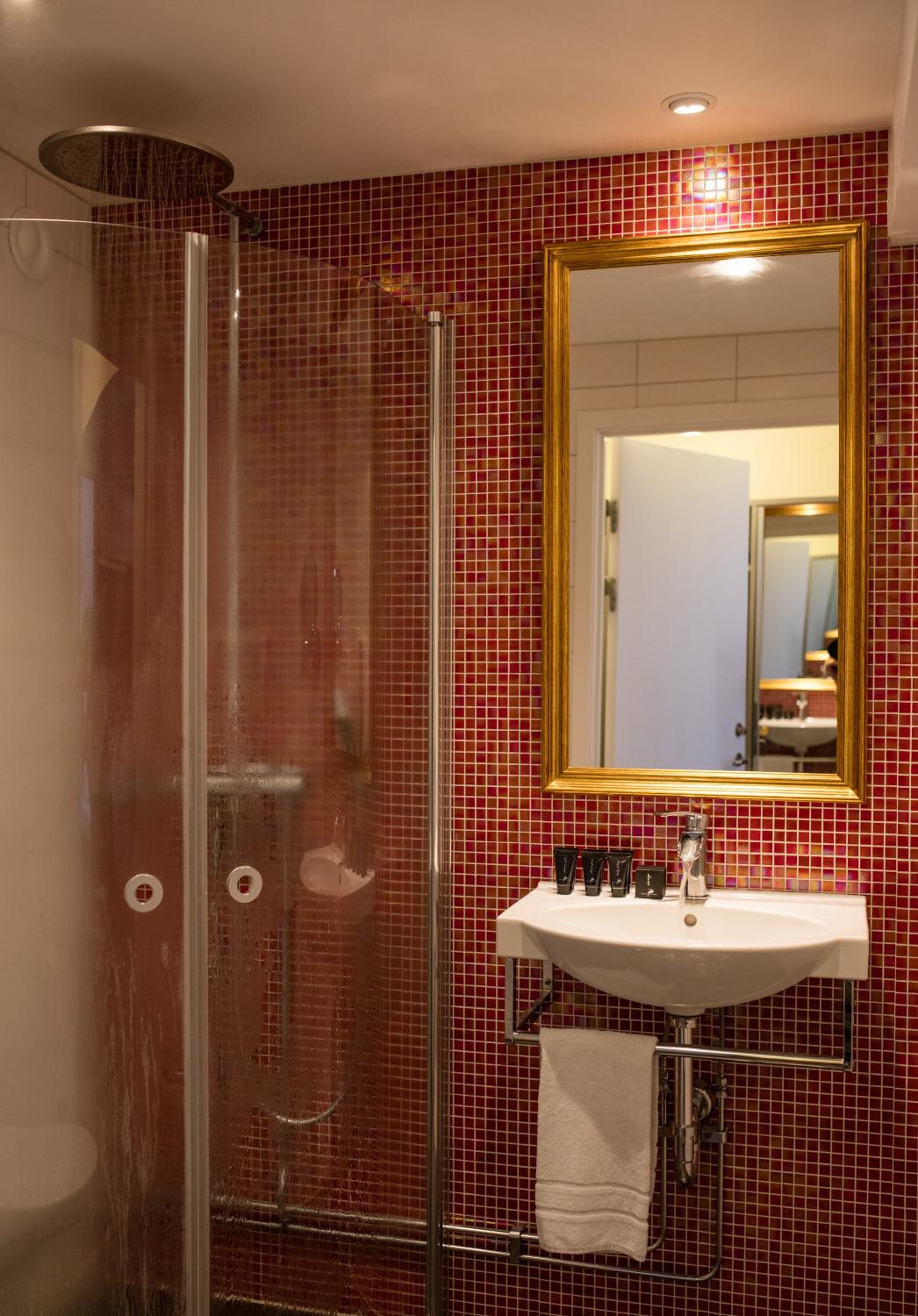 Superior King Room - Photo 2