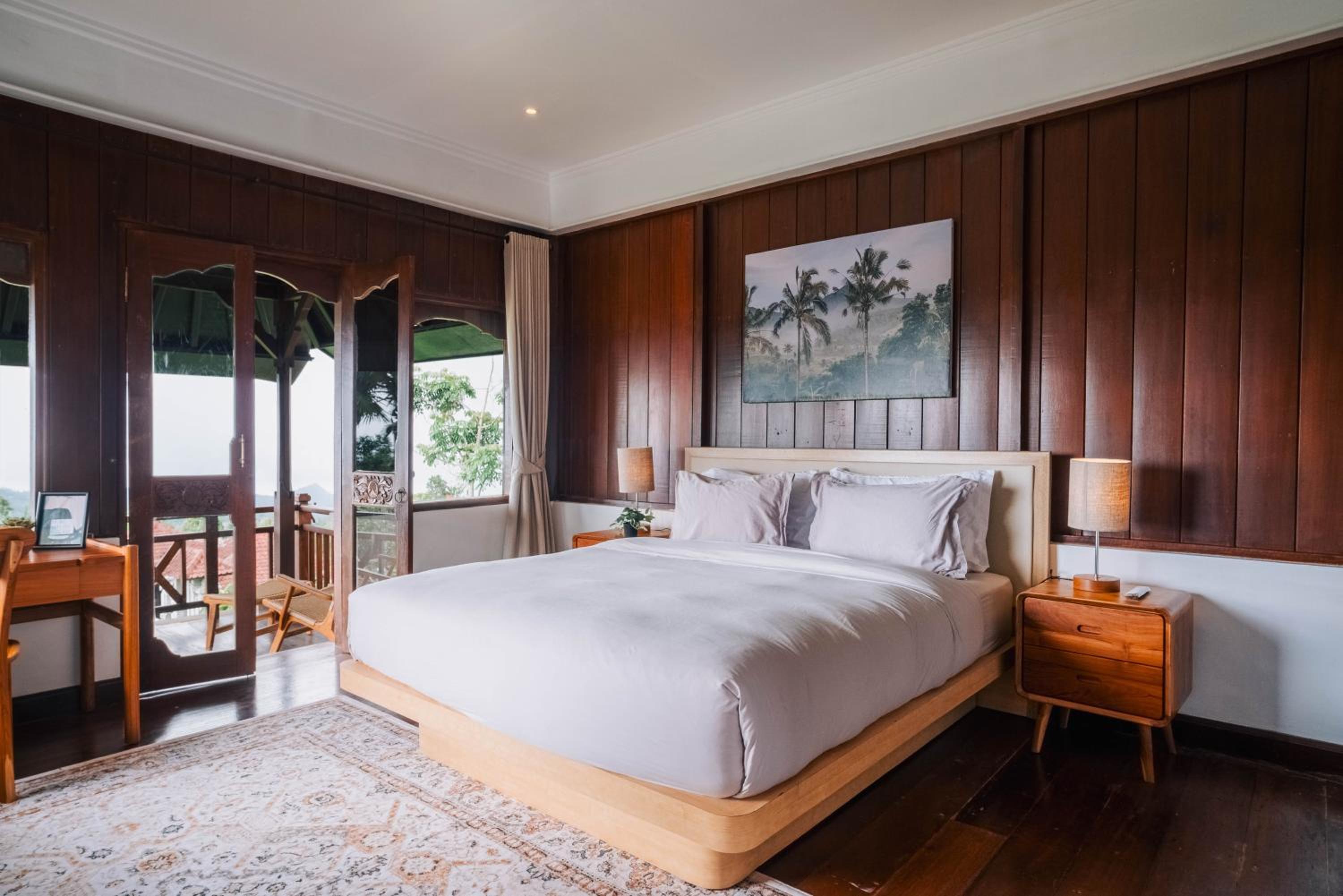 Deluxe Double Room with Balcony