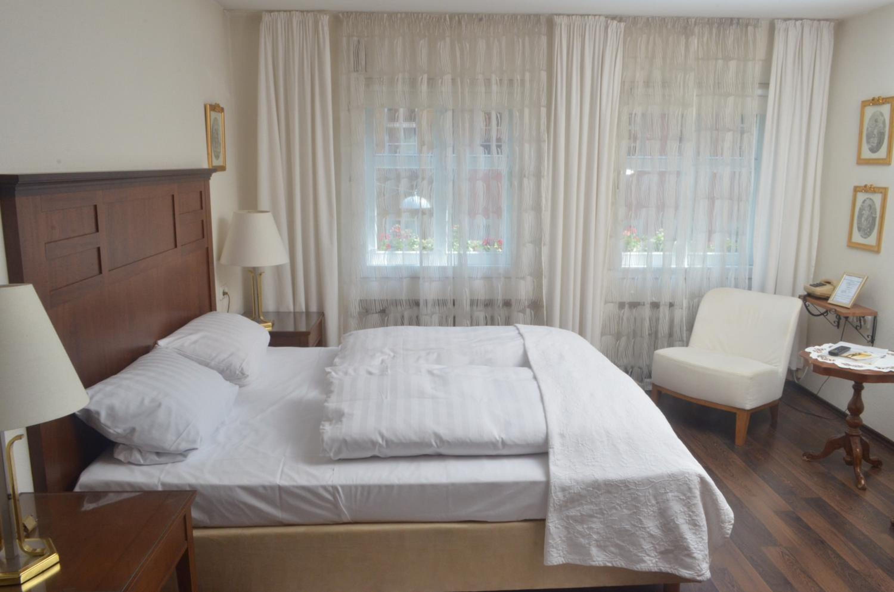 Standard Double Room - Photo 3