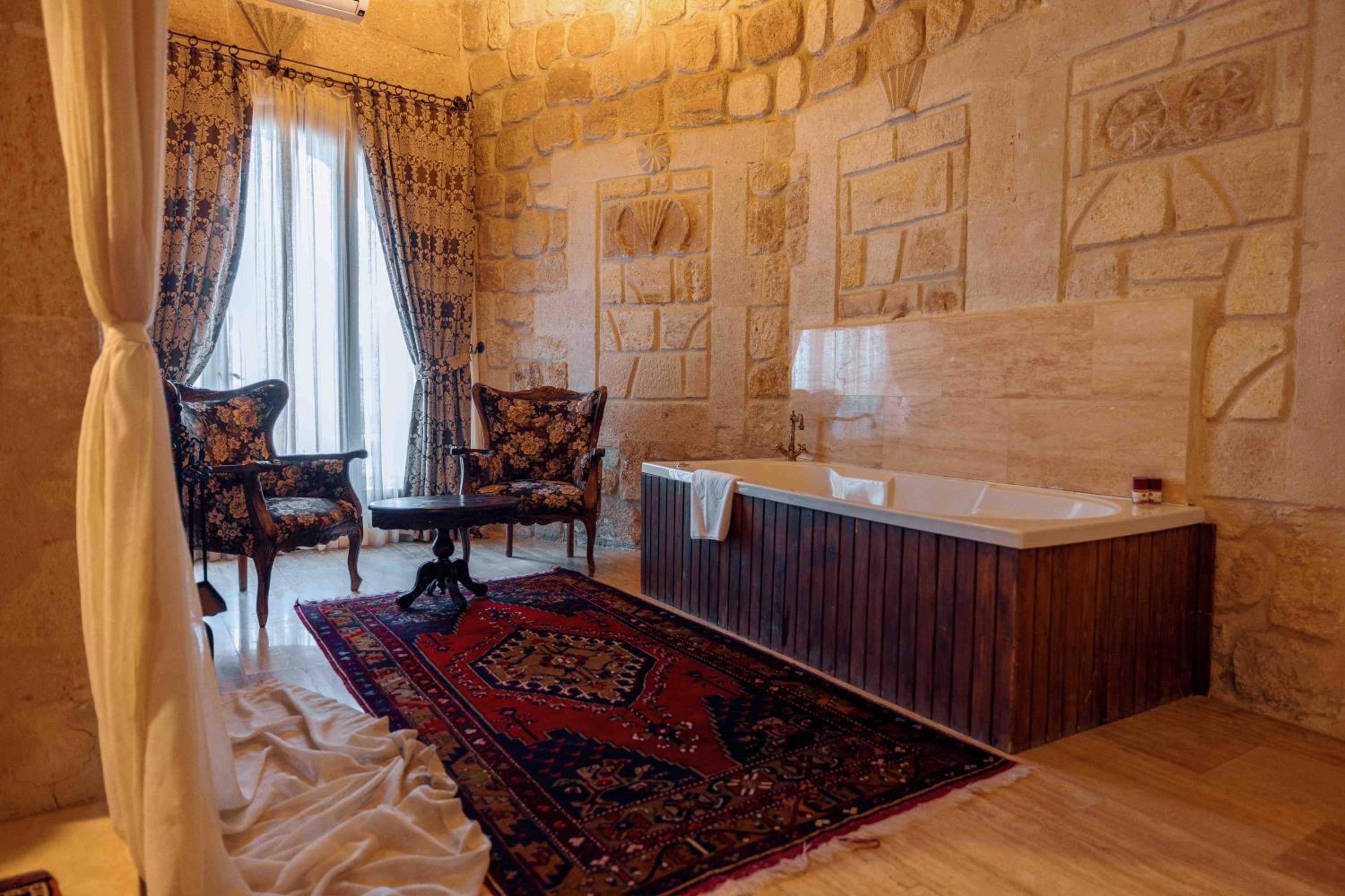 Grand Stone Suite - Photo 3