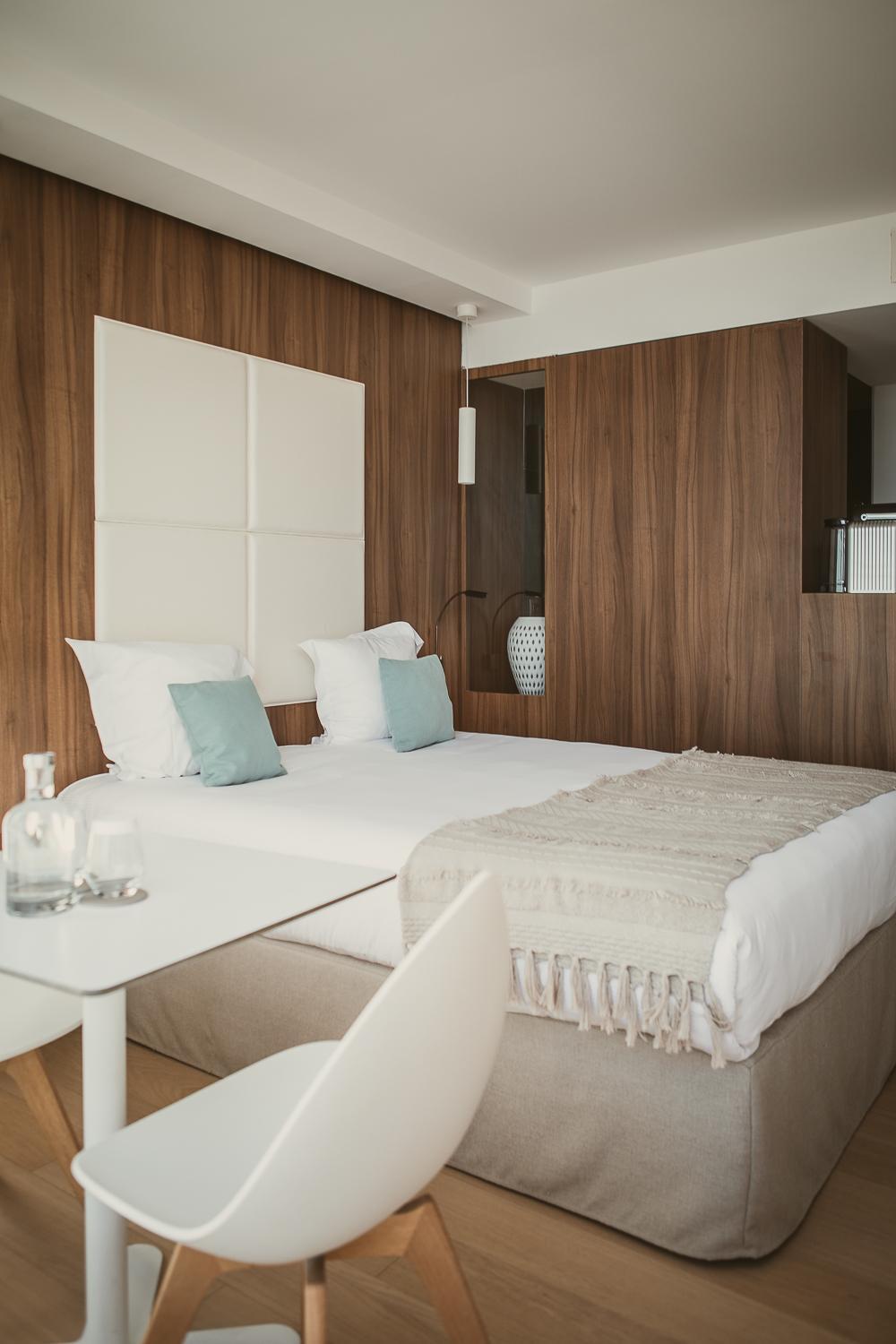 Double Room with Balcony and Sea View - Photo 1