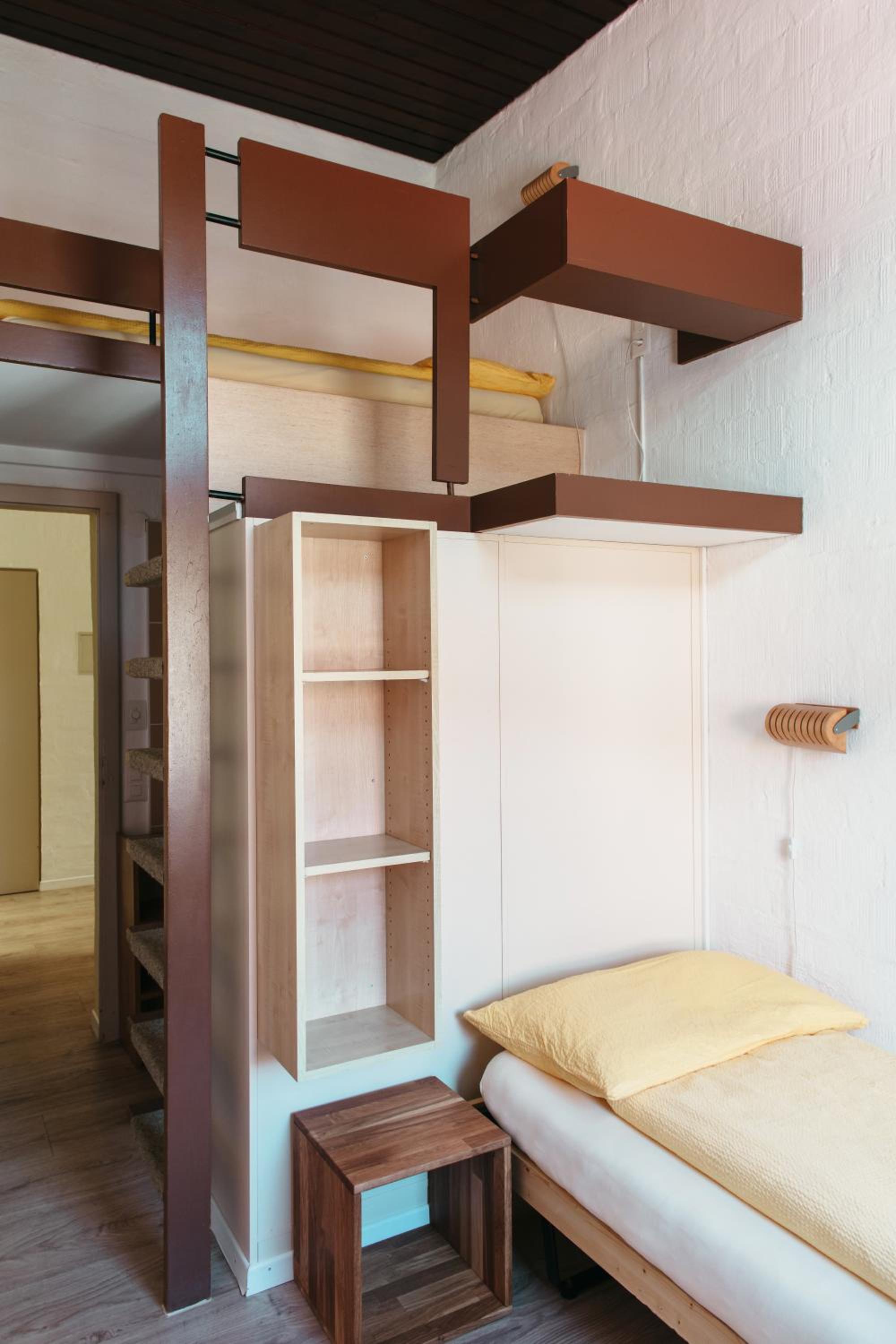 Quadruple Room with Shared Bathroom photo 2