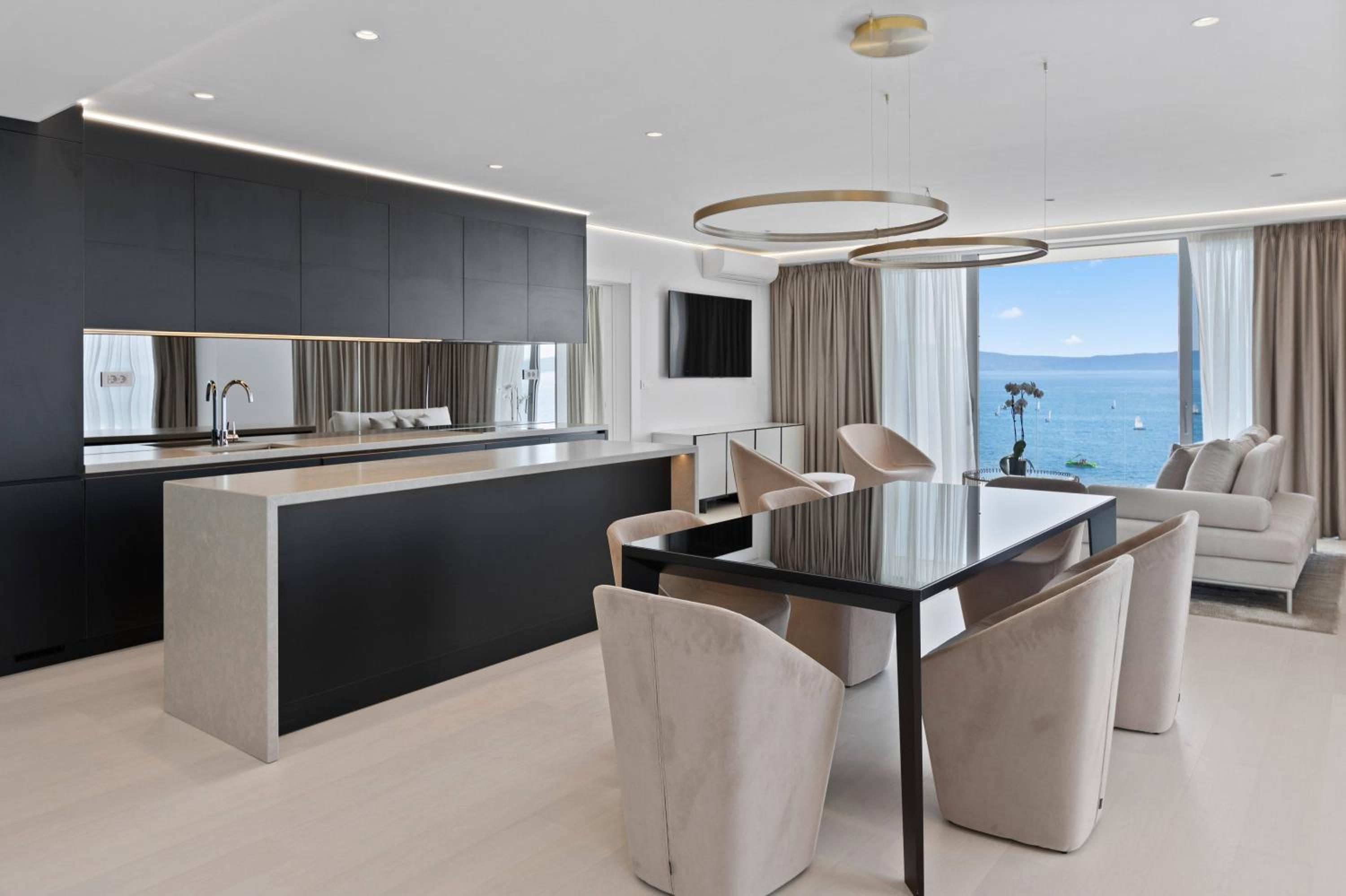 Apartment with Sea View - Photo 21