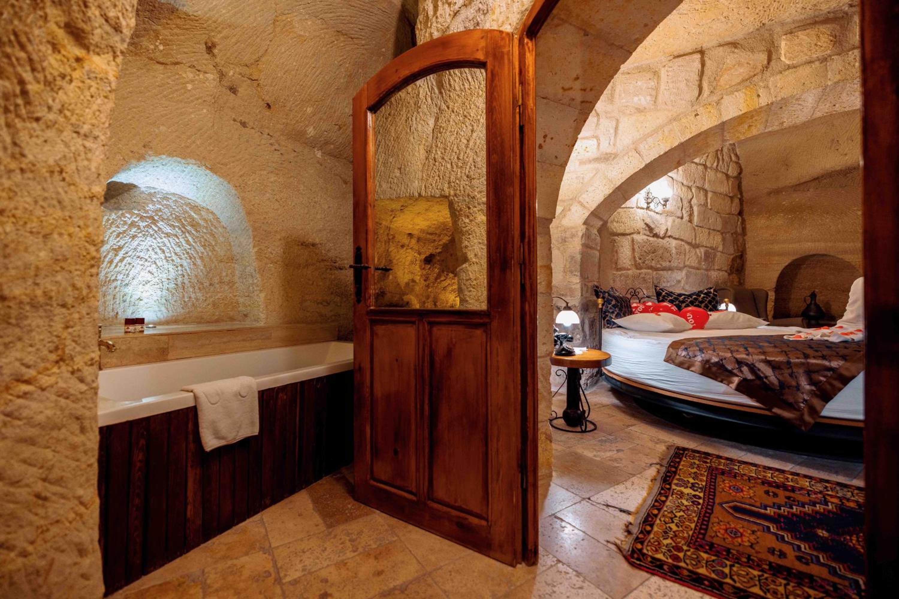 Cave Suite - Photo 7
