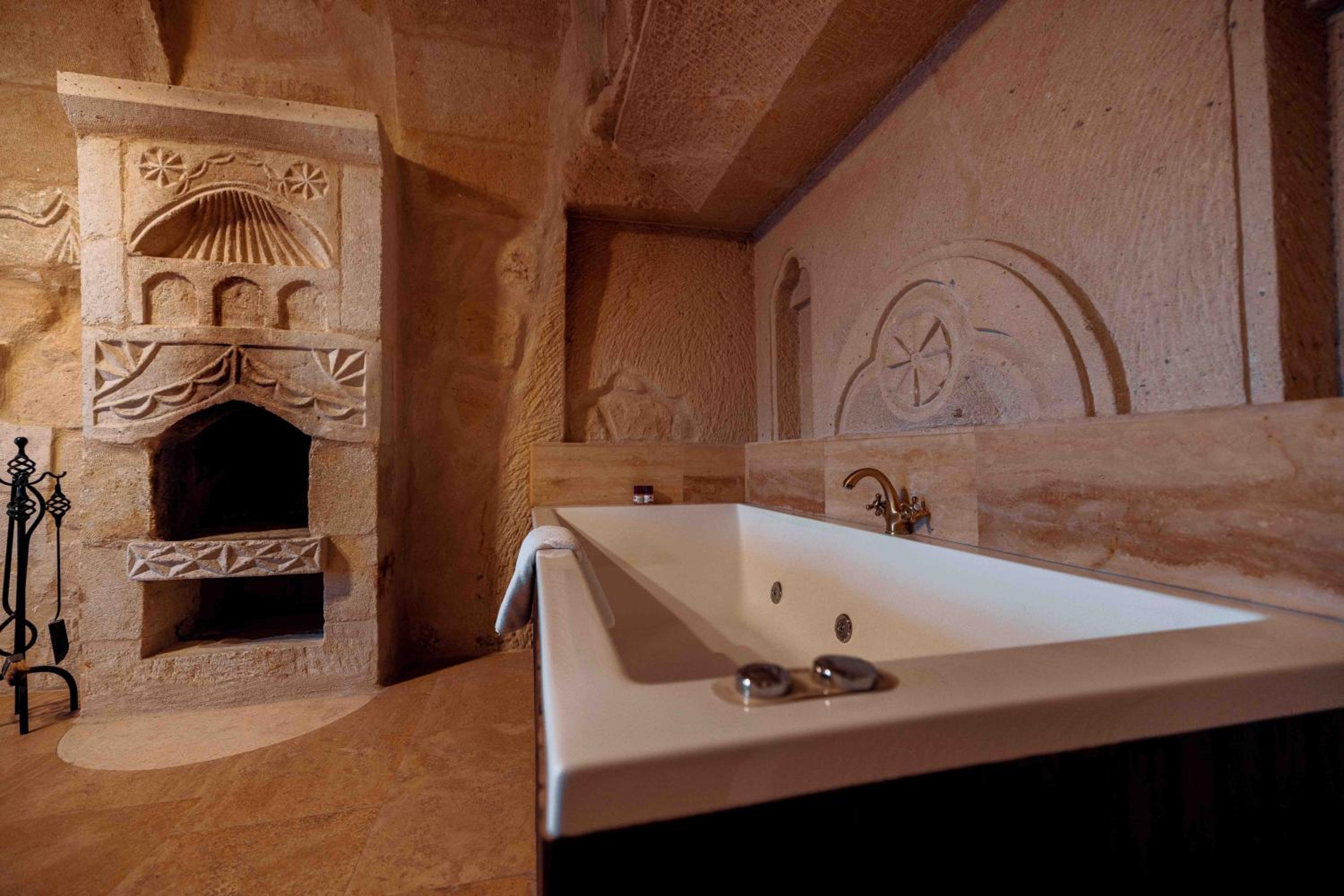 Cave Suite - Photo 4