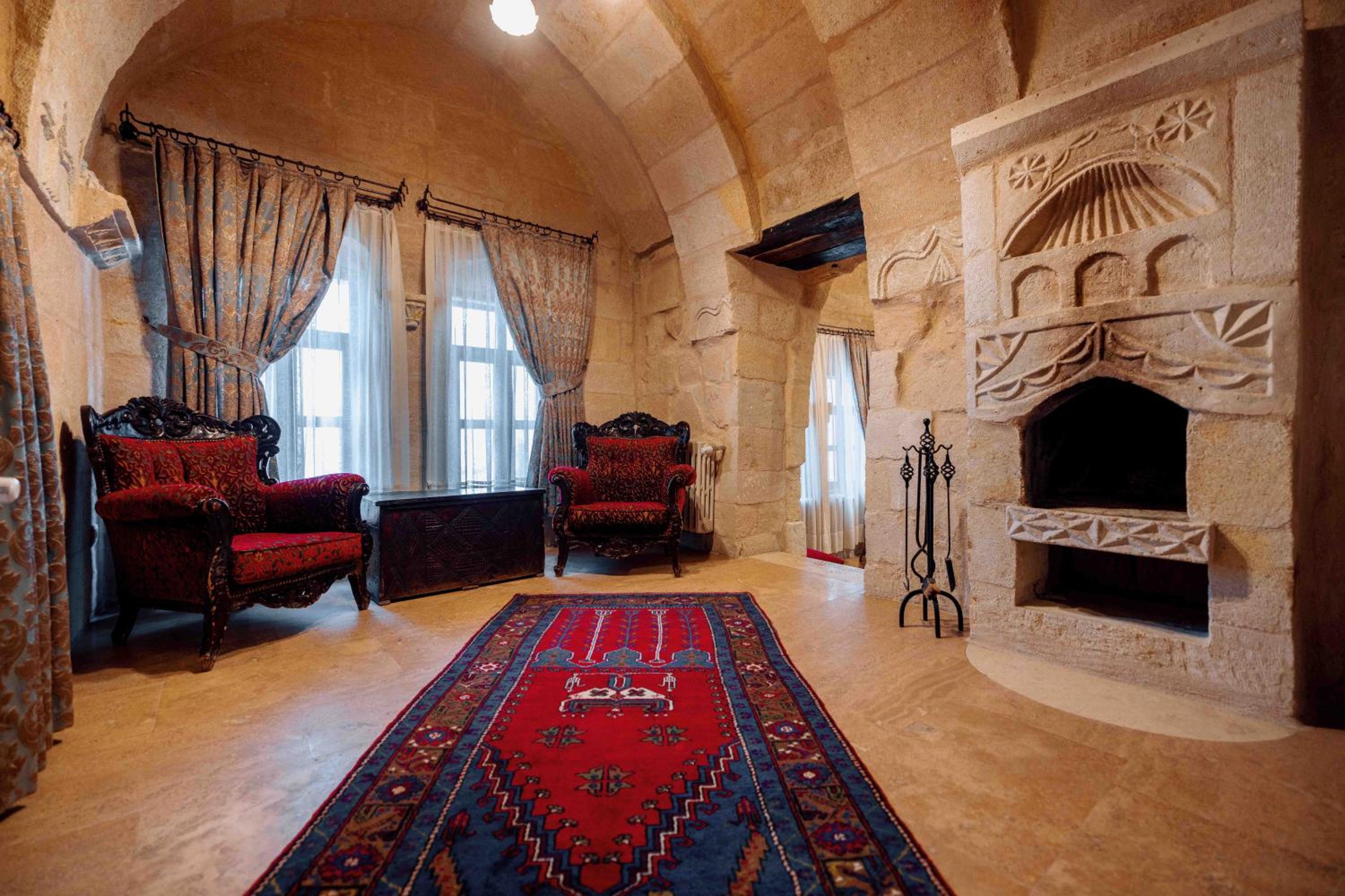 Cave Suite - Photo 5